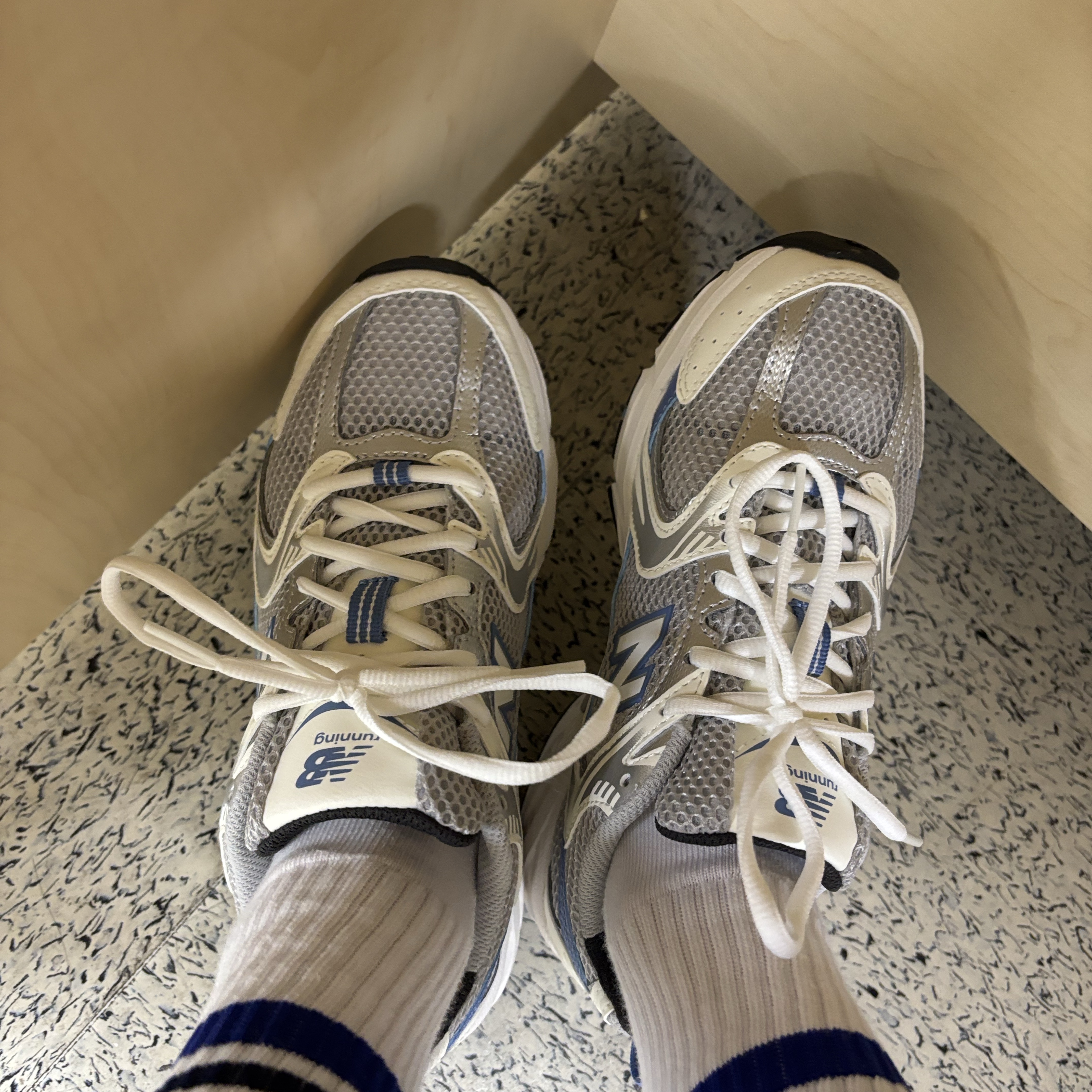 New Balance 530 Steel Blue 착용 스타일