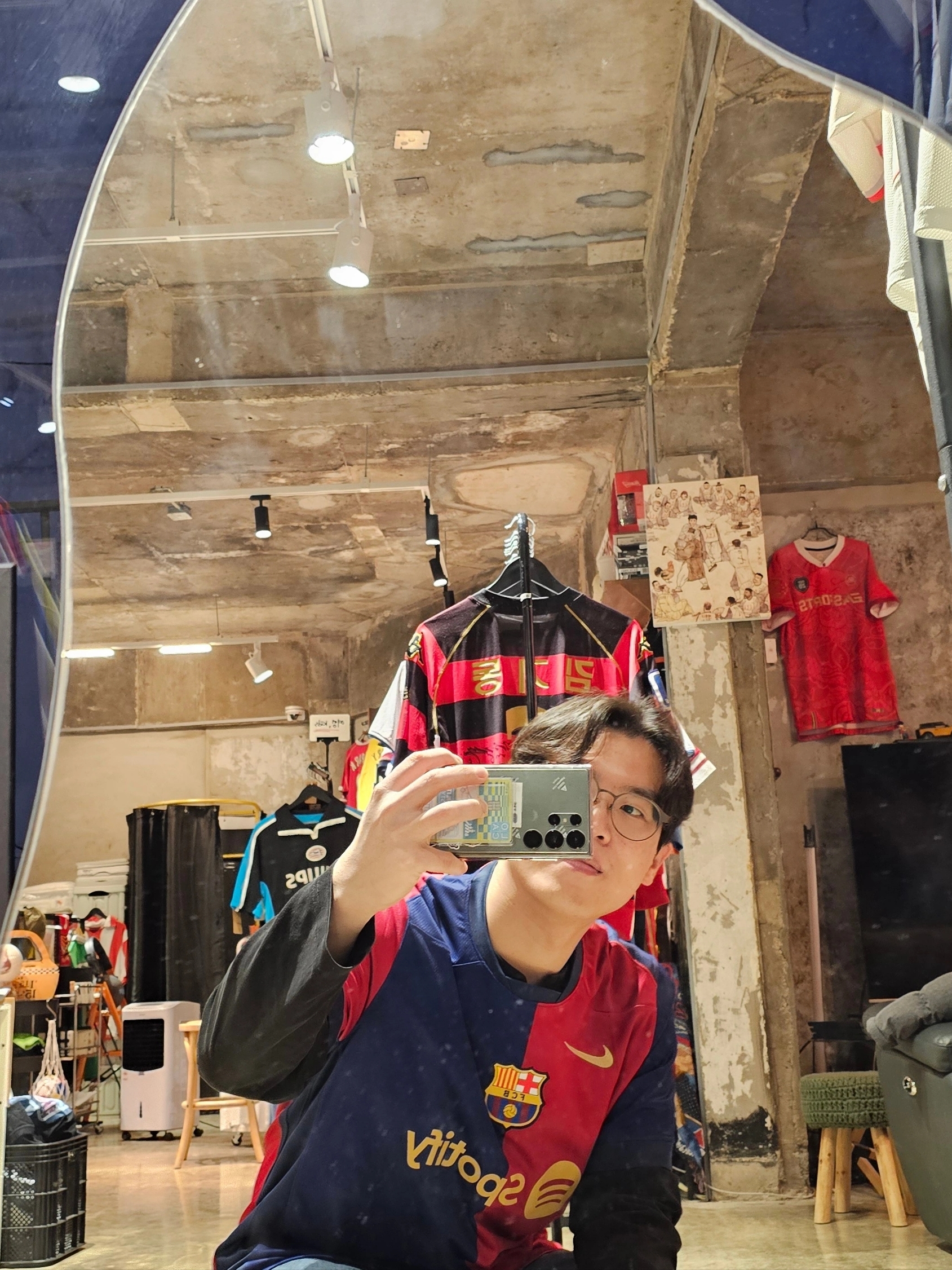 Nike FC Barcelona 2024/25 Dri-Fit Stadium Home Jersey Deep Royal Blue Midnight Navy (Non Marking Ver.) 착용 스타일