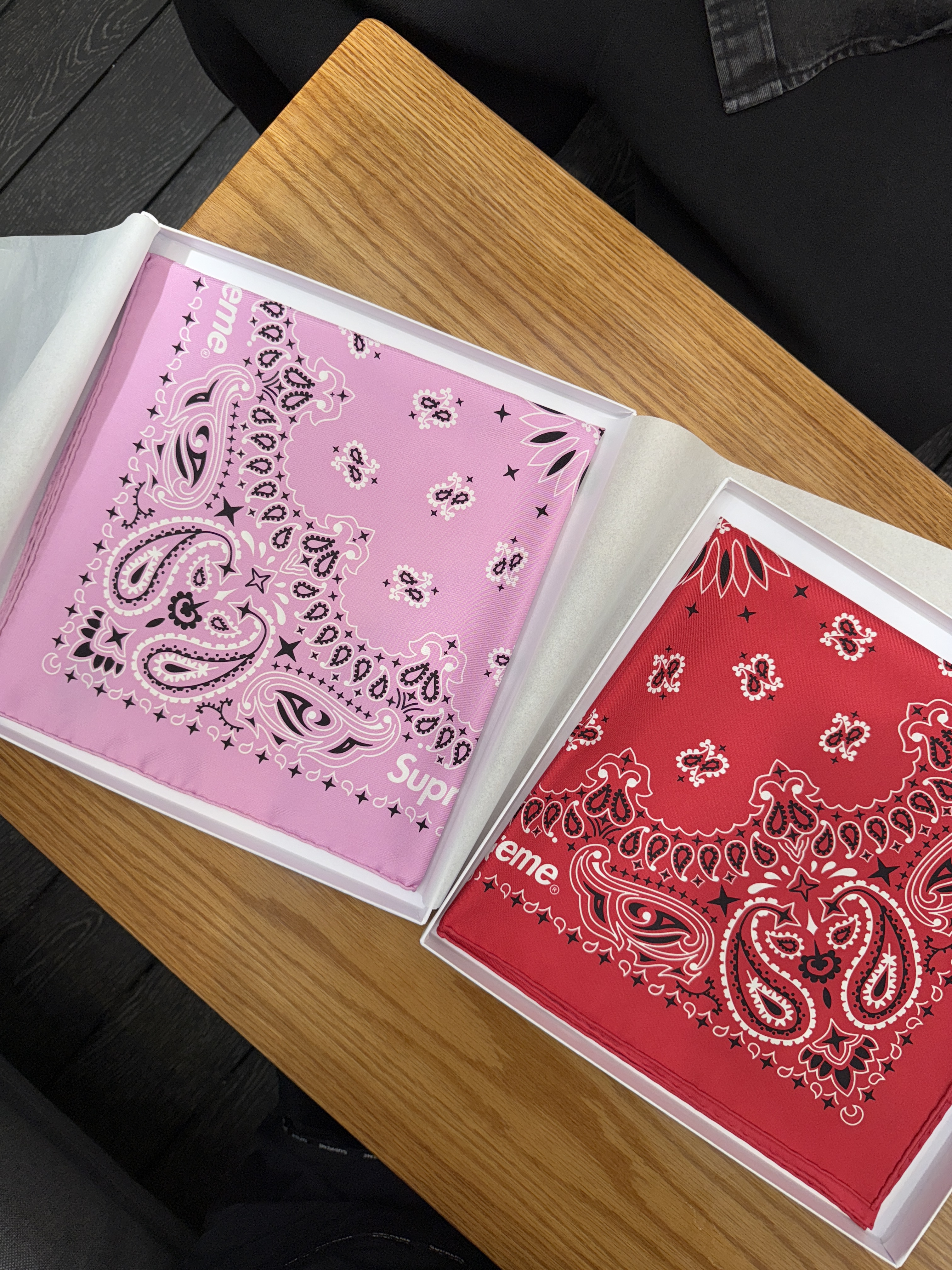 Supreme Silk Bandana  STYLE | KREAM