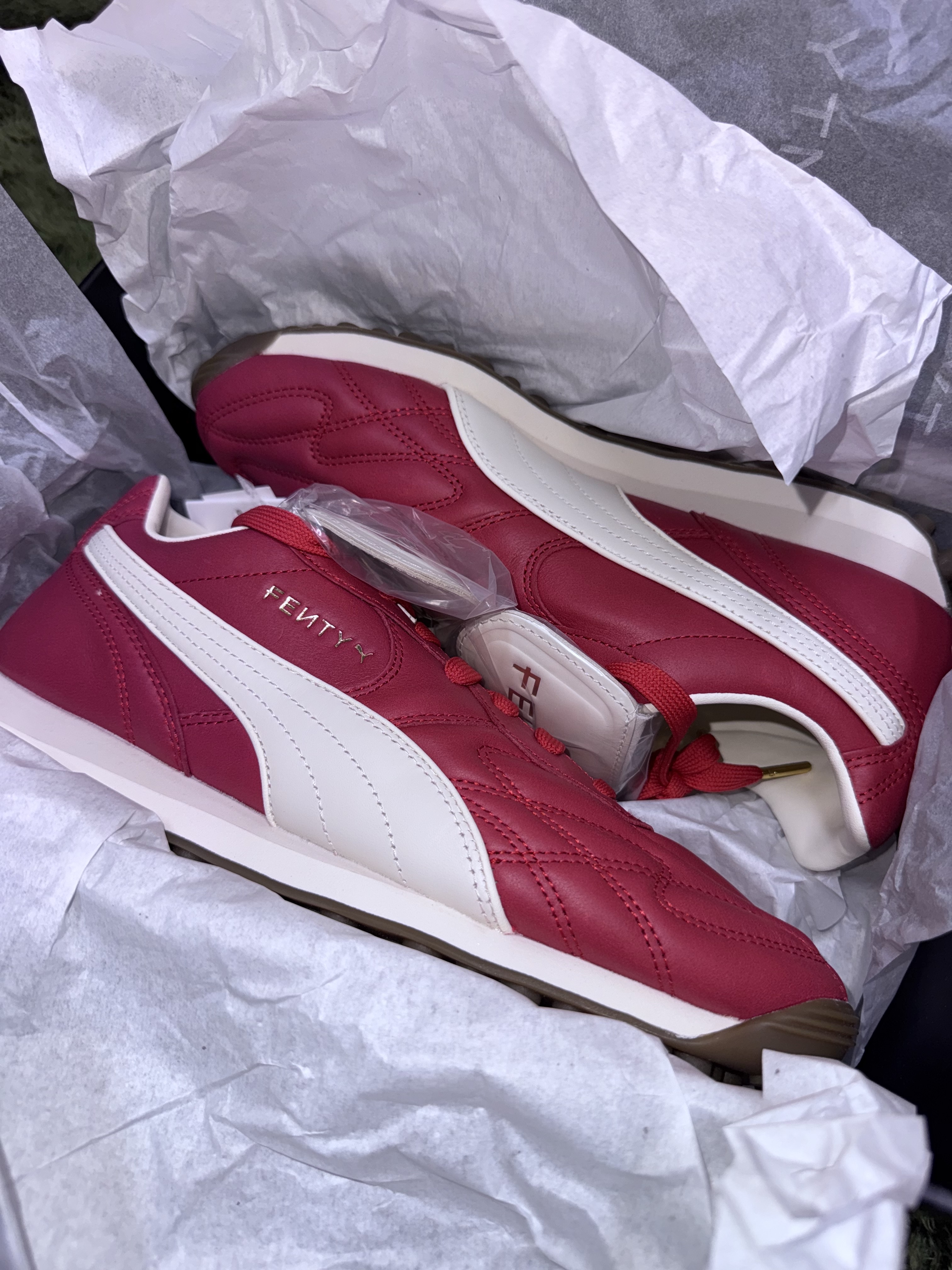 Puma x Fenty Avanti L Club Red Gum 착용 스타일 - 7