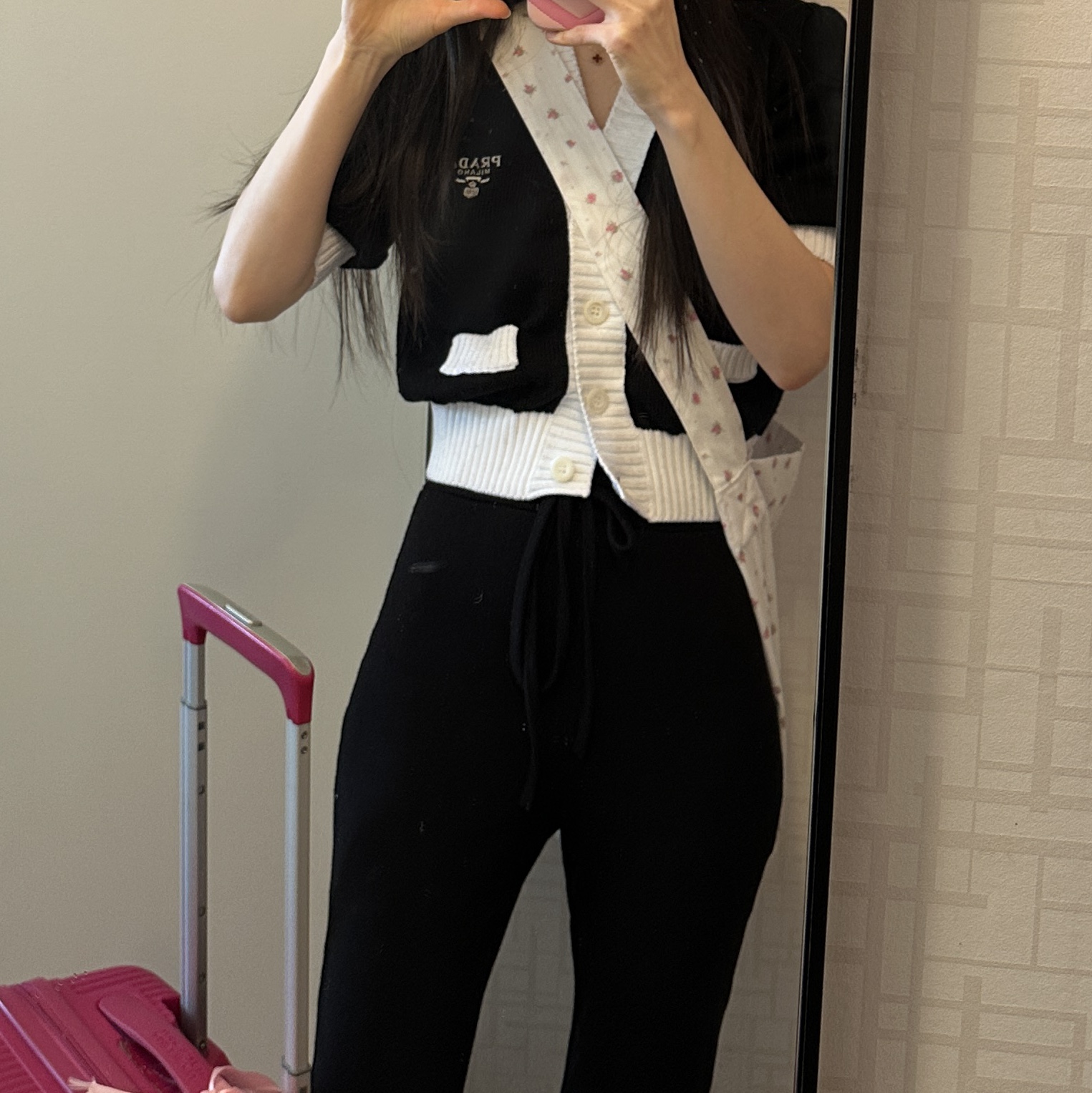 (W) Prada Cropped Cotton Cardigan Black White, Prada Short Sleeve Shirt in Lightweight Re-Nylon Black 착용 스타일 - 3