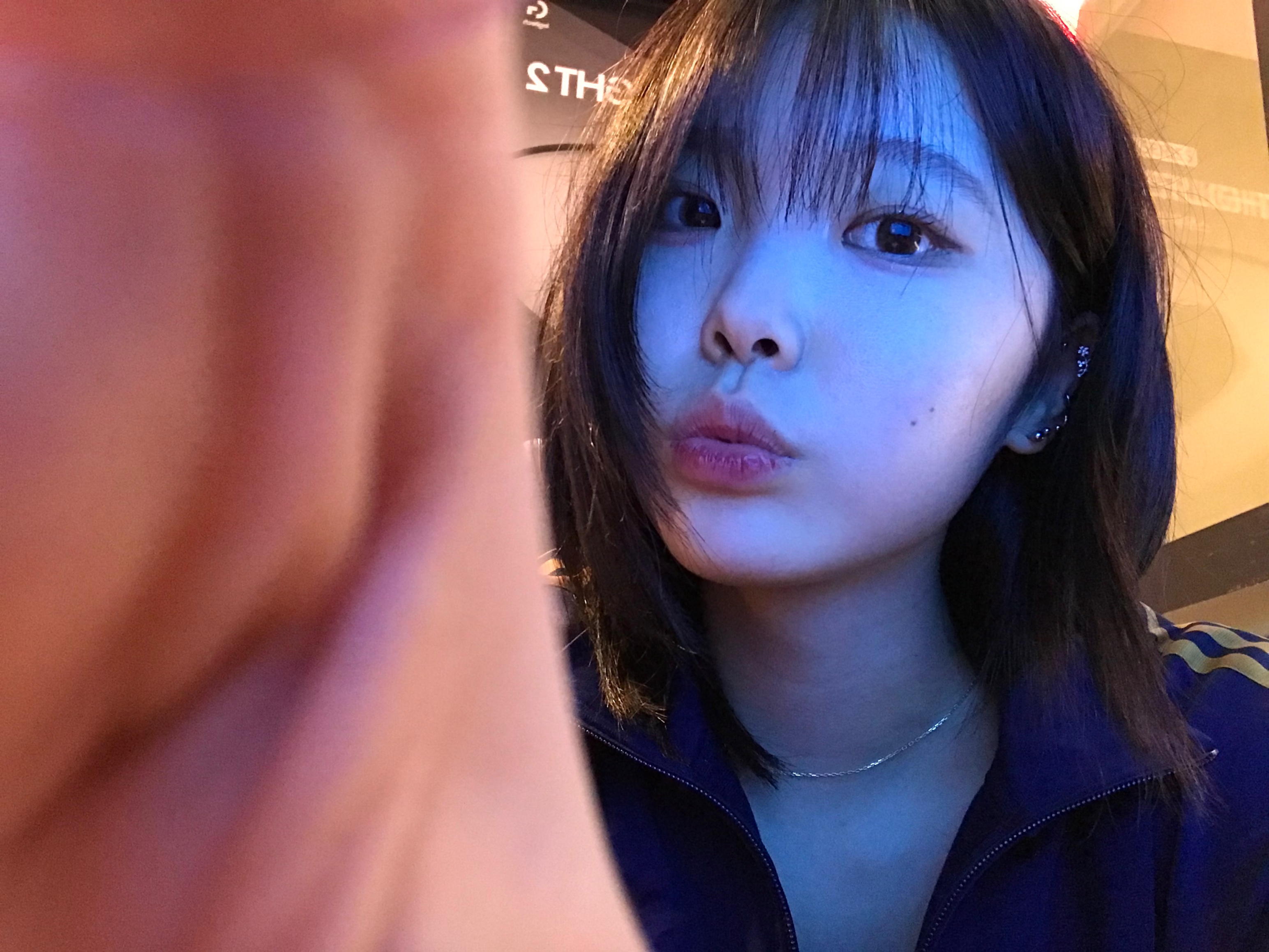 Adidas Track Jacket Night Indigo Mesa - KR Sizing, Dior Addict Lip Tint 651 Natural Rose 착용 스타일 - 2