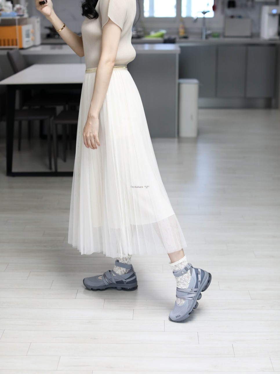 (W) Fila x Ojos RGB Pier 3.0 MJ Grey 착용 스타일 - 1