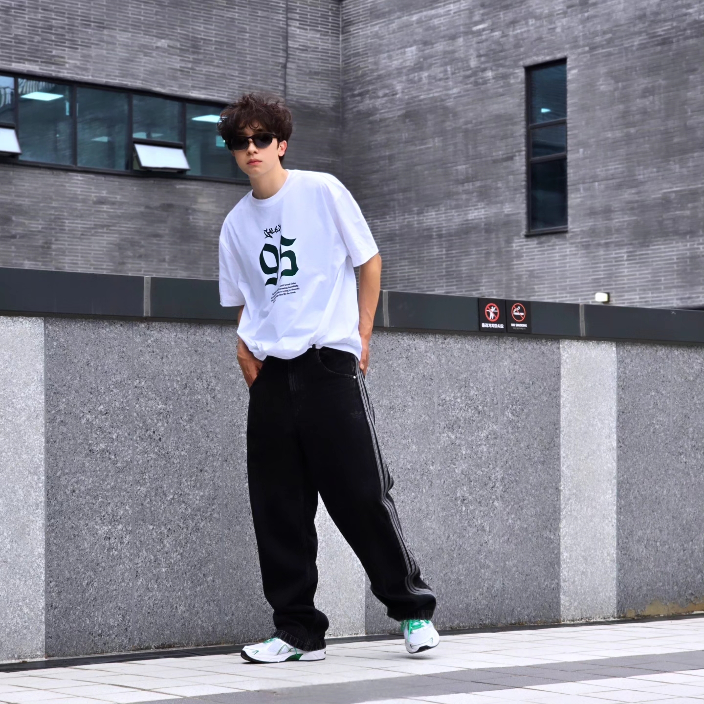 Adidas Adicolor Denim Firebird Pants True Black Denim - KR Sizing, Asics Gel-1130 White Pure Silver - Folder Exclusive 착용 스타일 - 2