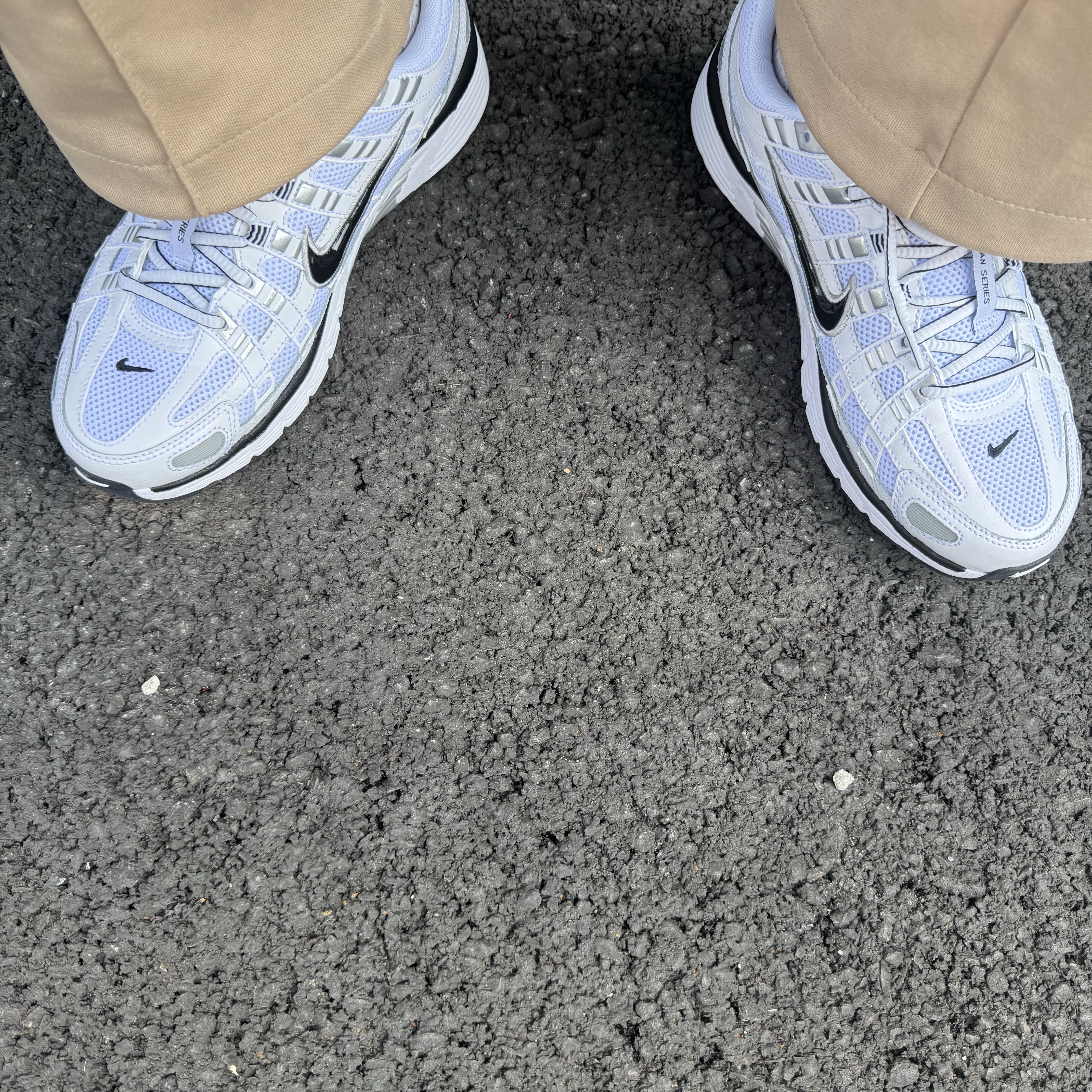 Nike P-6000 White Metallic Silver 착용 스타일