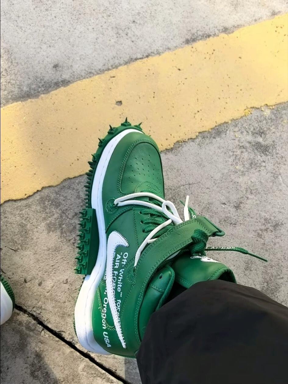 Nike x Off-White Air Force 1 Mid SP Leather Pine Green 착용 스타일