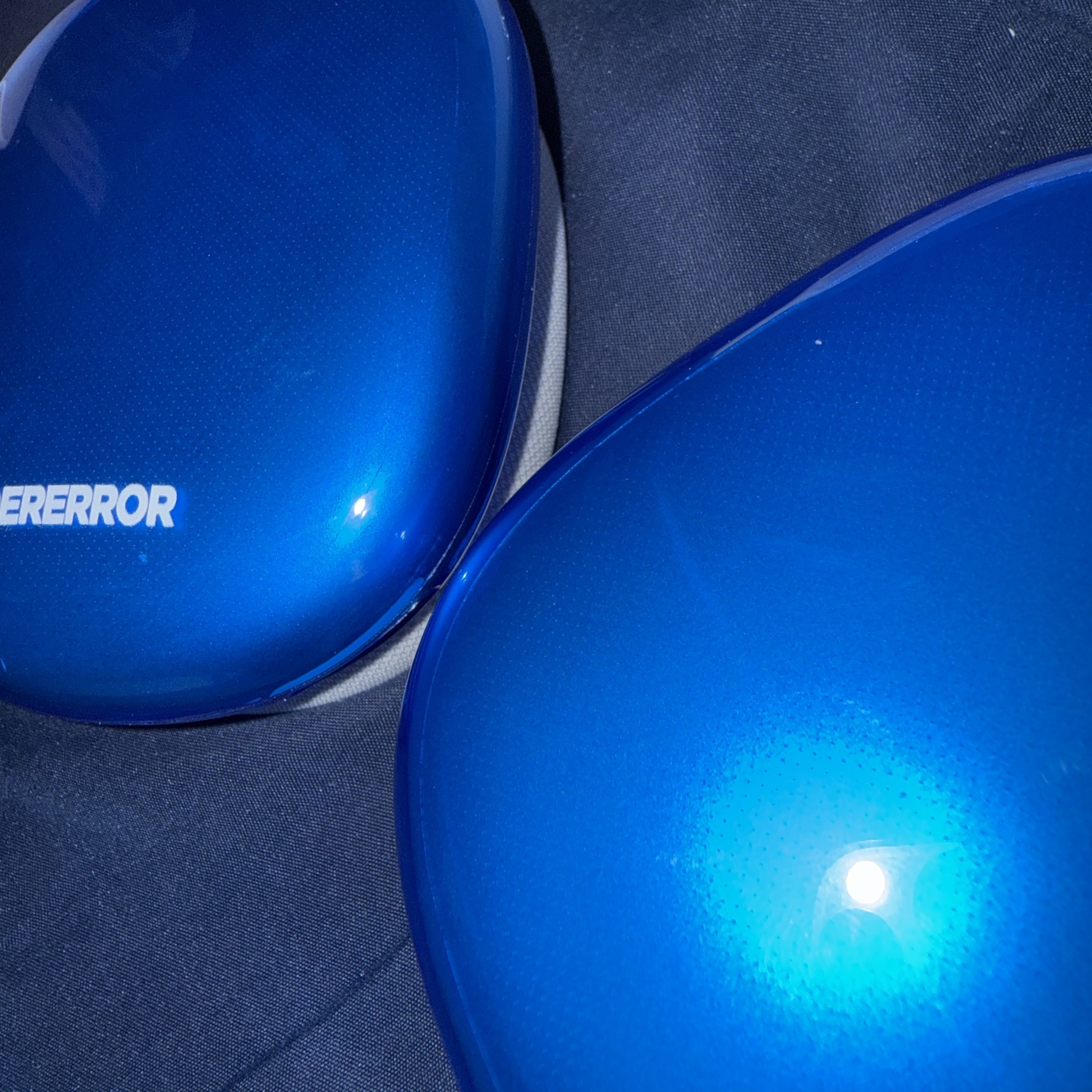 Ader Error Standic AirPods Max Case Z-Blue 착용 스타일