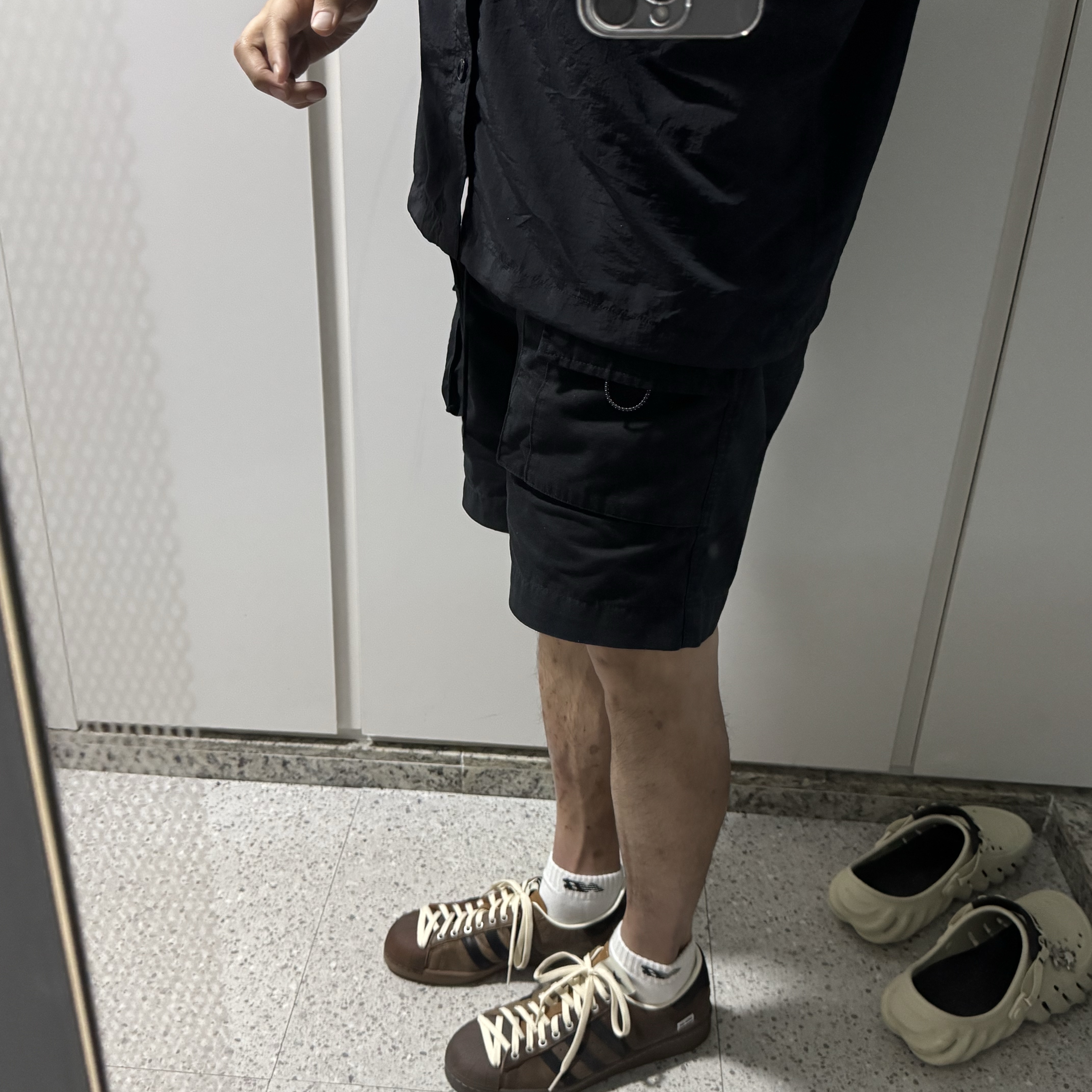 Adidas x Song for the Mute Superstar 82 Khaki Core Black 착용 스타일