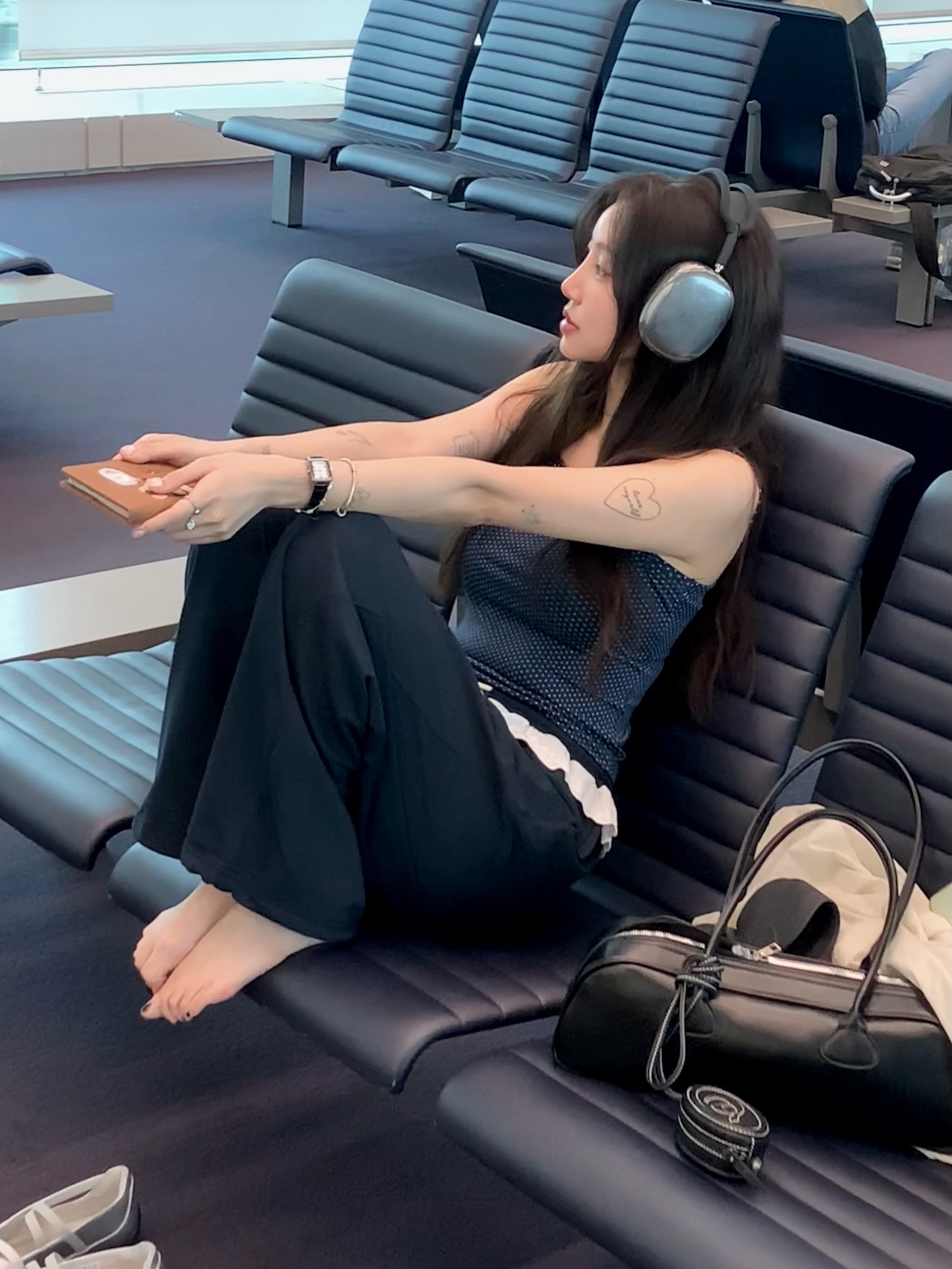 (W) Puma Speedcat Ballet Metallic Puma Silver Puma White, Apple AirPods Max Lightning Space Gray (Korean Ver.) 착용 스타일 - 1