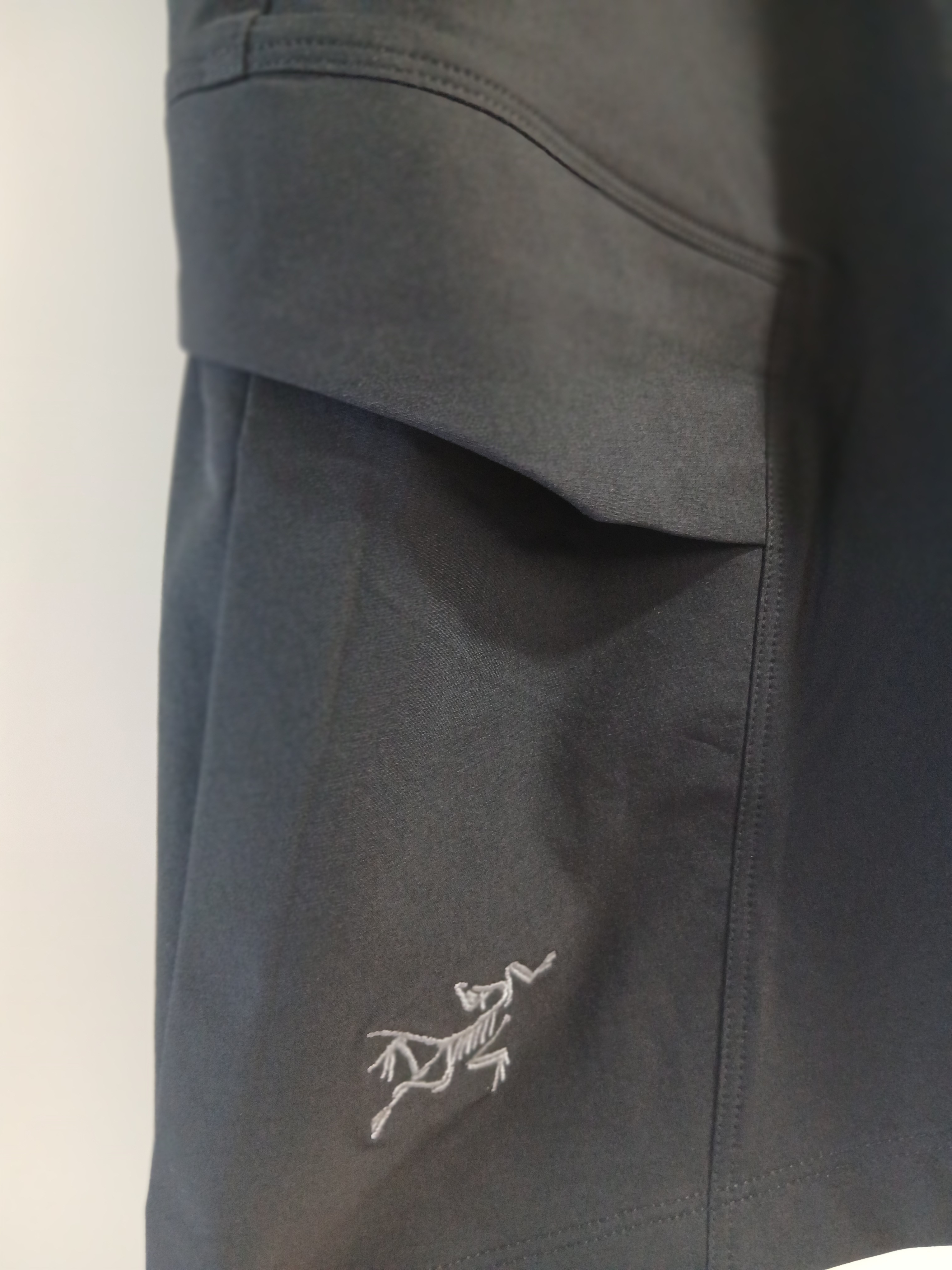 Arc'teryx Rampart Shorts 9 Inch Black 착용 스타일 - 6