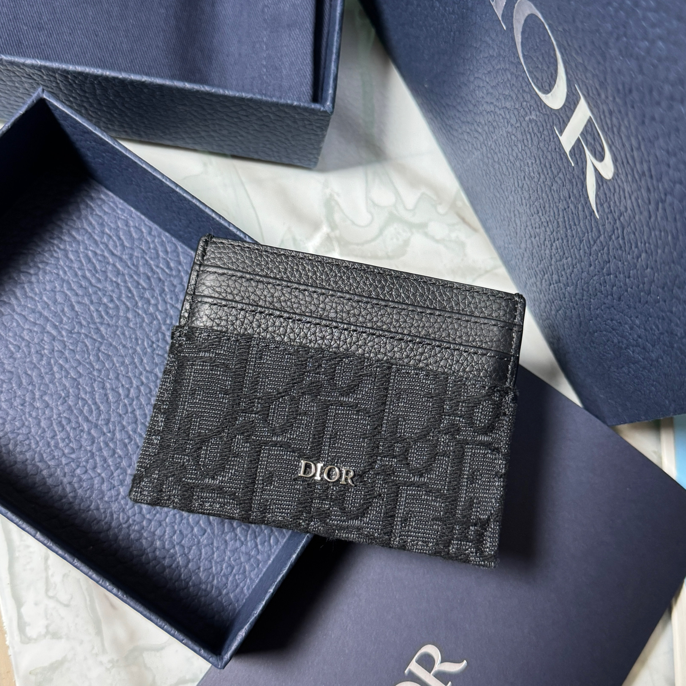 Dior Card Holder Black Dior Oblique Jacquard 착용 스타일