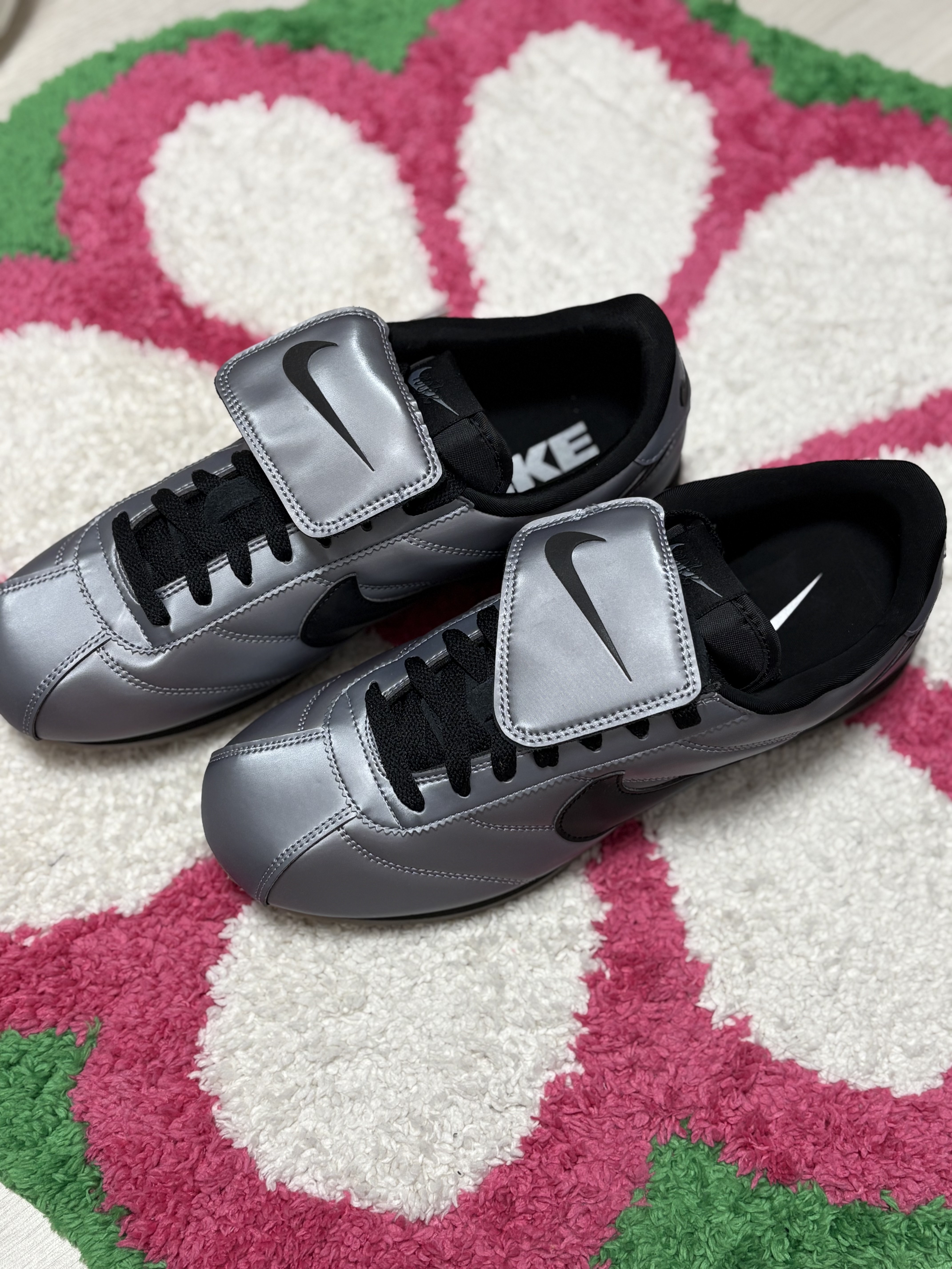 Nike Cortez Leather SE Metallic Cool Grey Black 착용 스타일