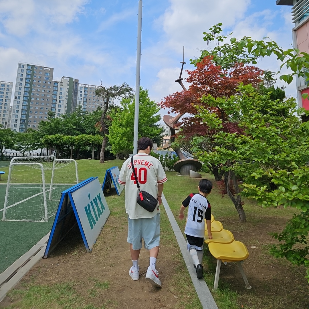 Supreme x 40 Acres Twill Baseball Jersey Natural - 25SS, Nike x Supreme Air Force 1 Low White Speed Red - Shanghai Store Exclusive 착용 스타일 - 1