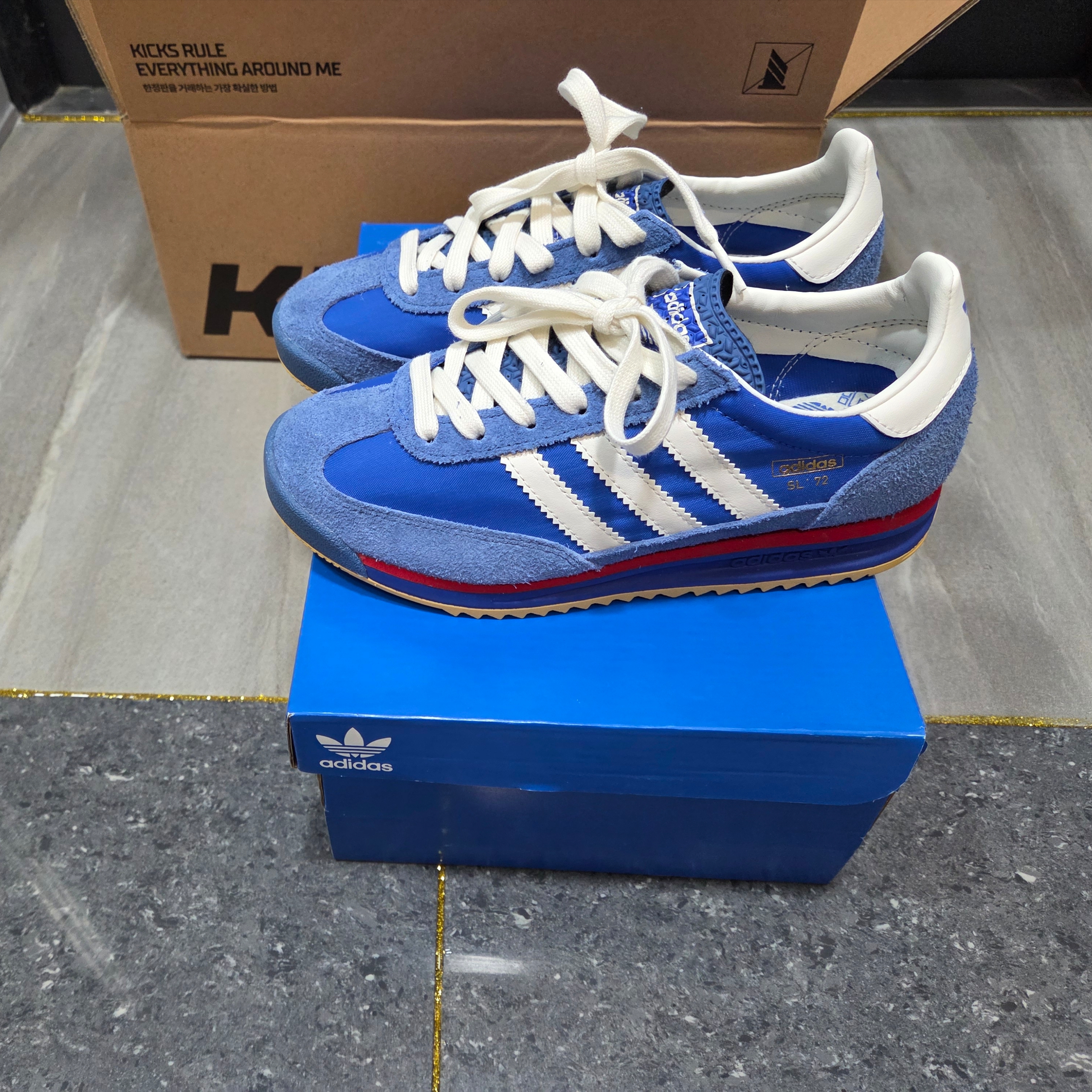Adidas SL 72 RS Blue Core White 착용 스타일