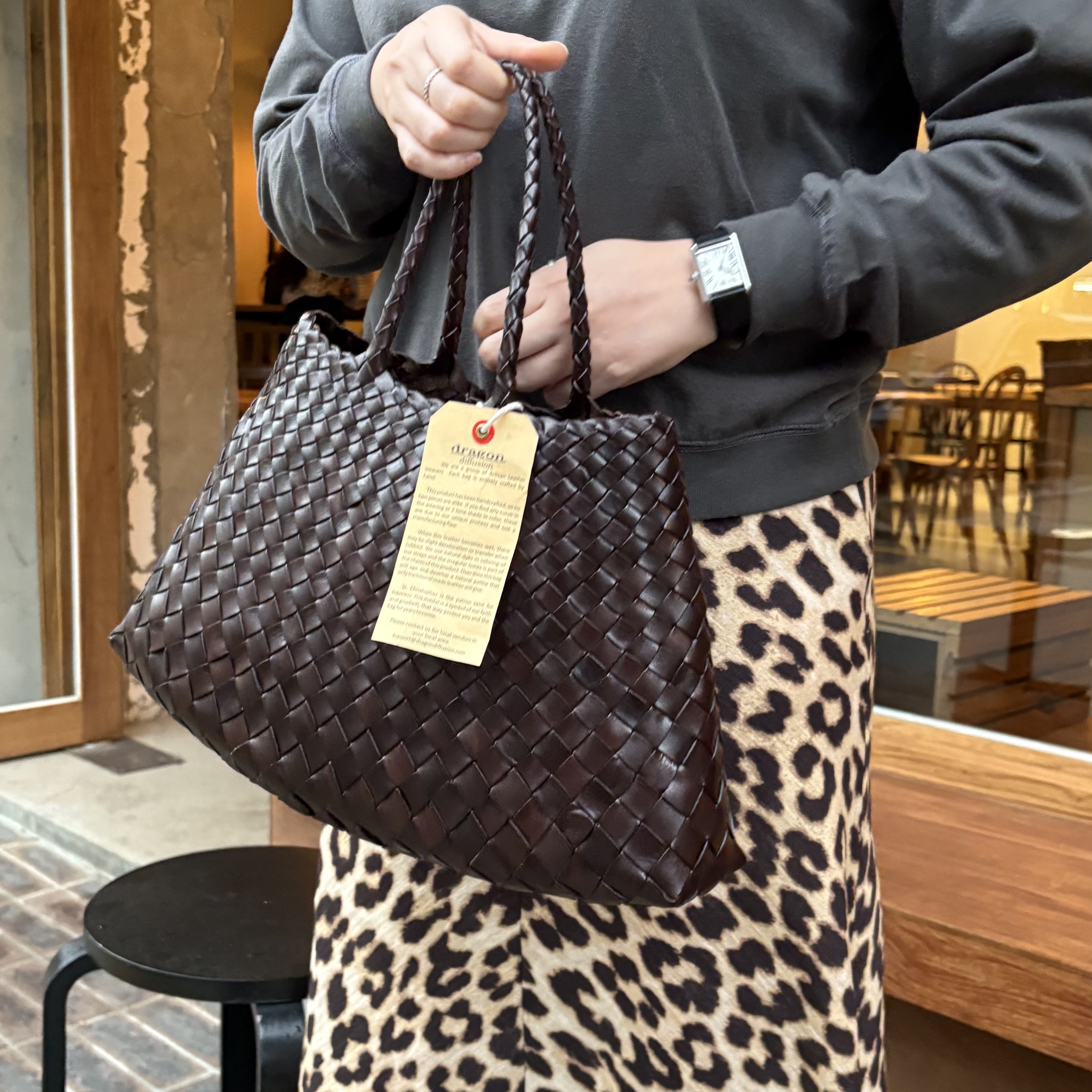 Dragon Diffusion Santa Croce Small Dark Brown 착용 스타일 - 4