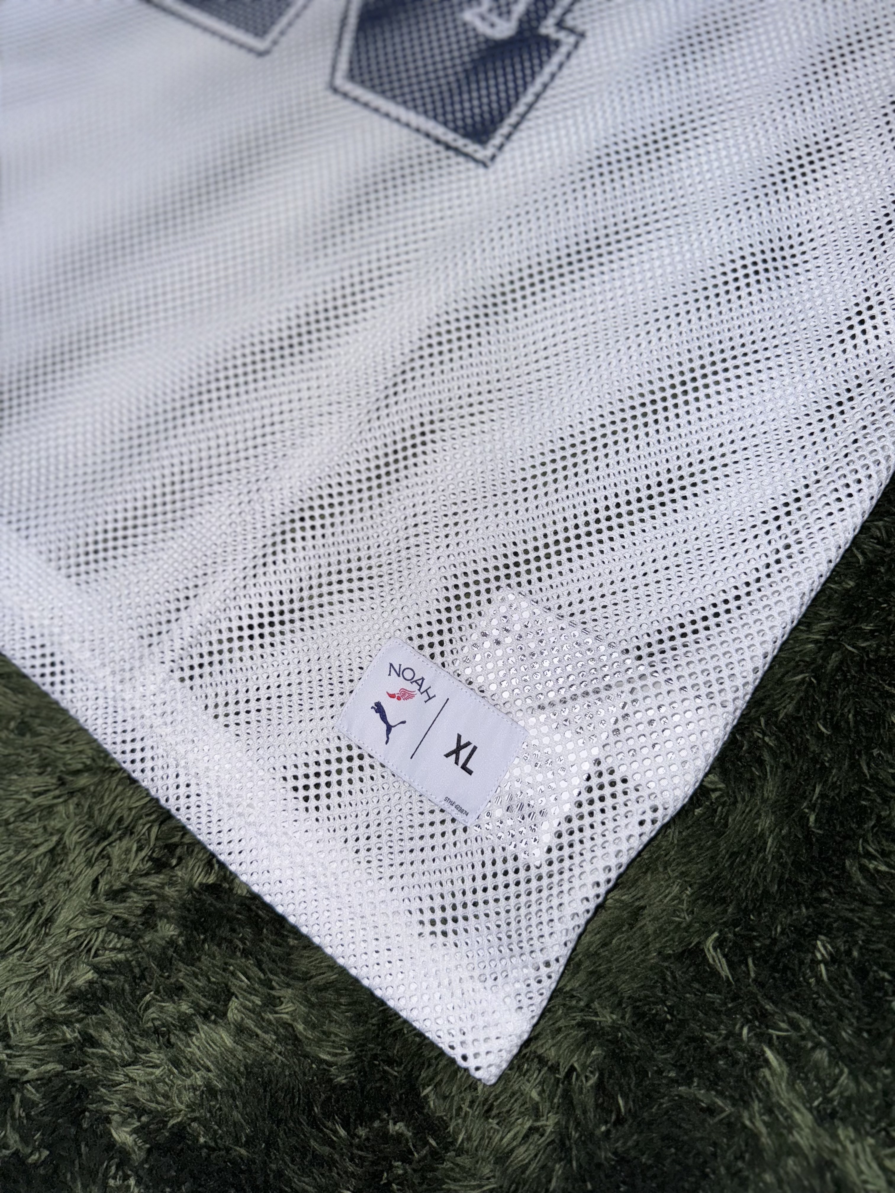 Puma x Noah Mesh Practice Top White 착용 스타일 - 4