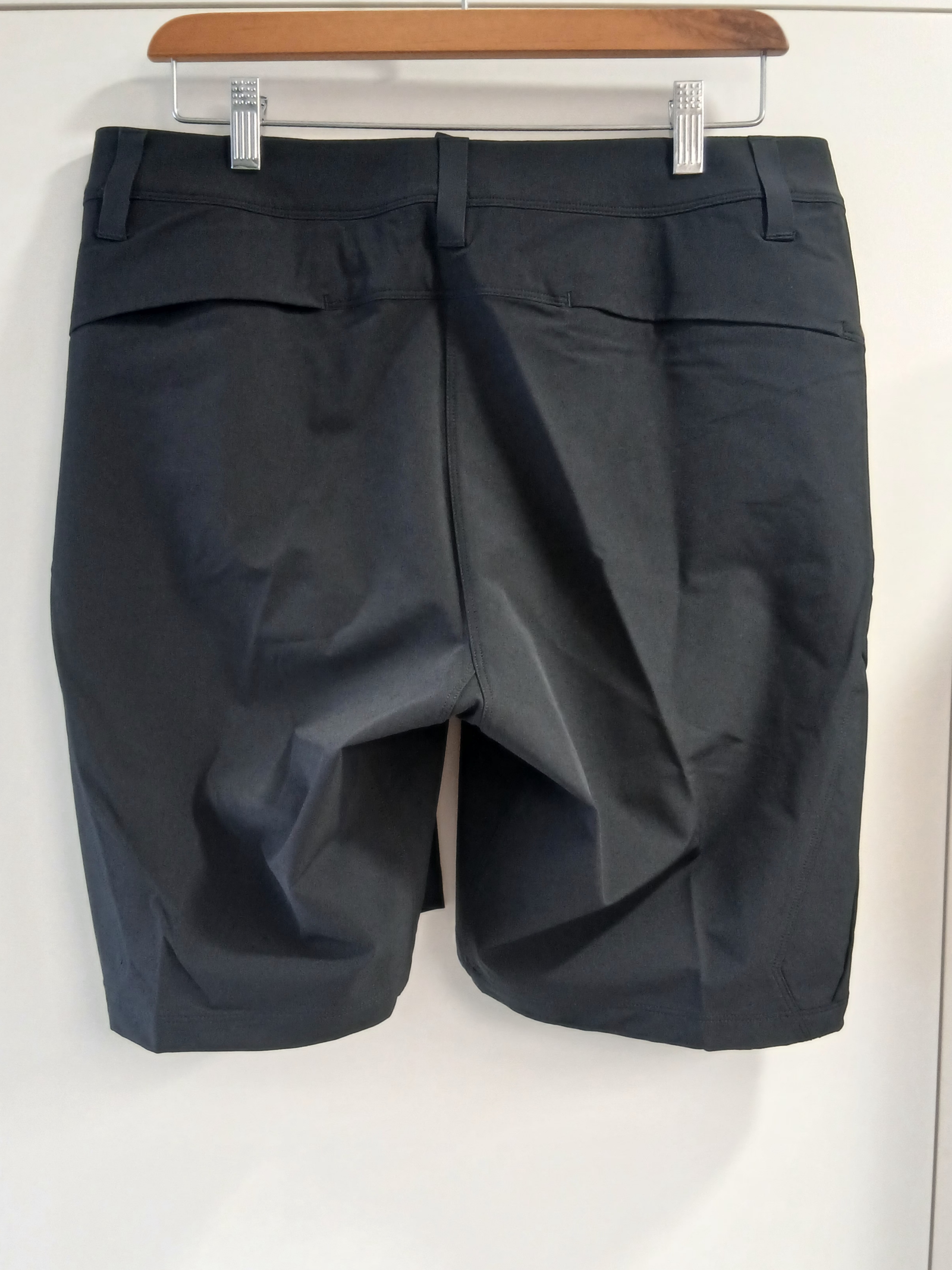 Arc'teryx Rampart Shorts 9 Inch Black 착용 스타일 - 4