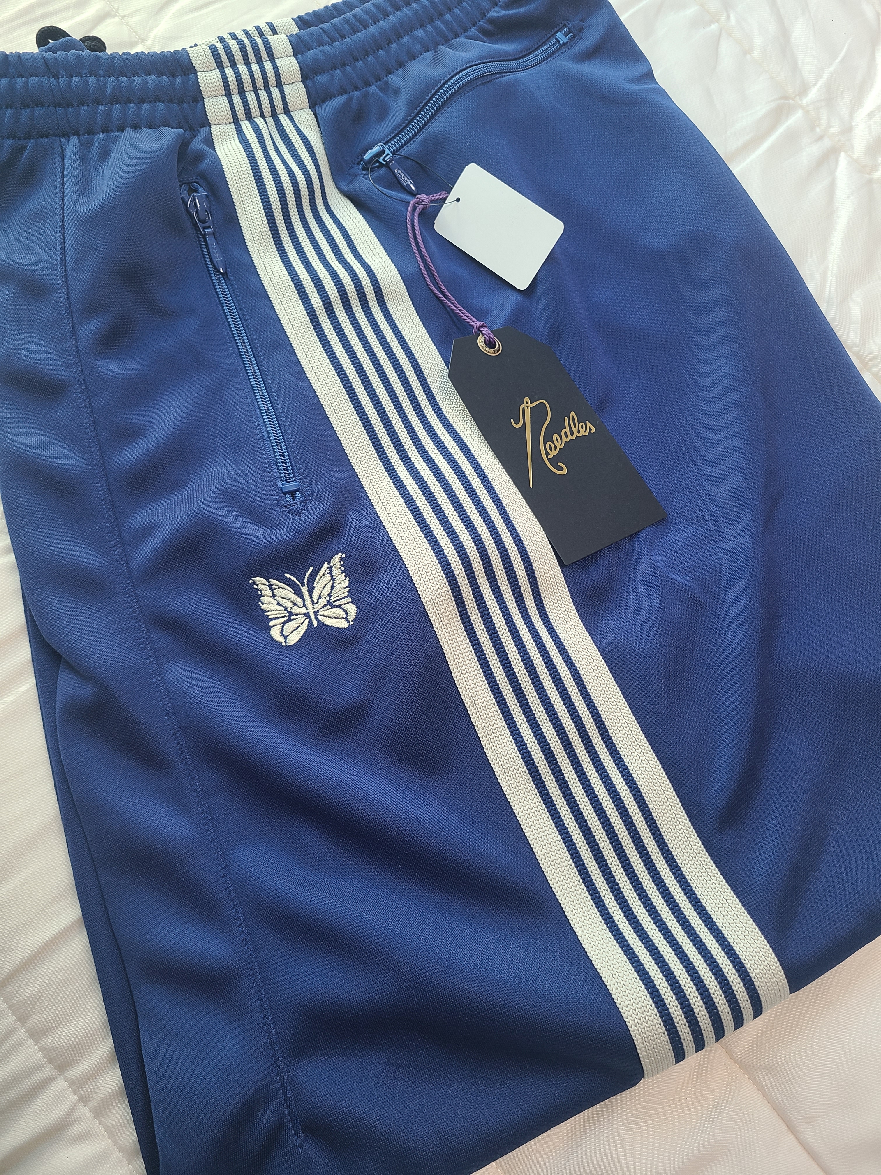 Needles H.D. Track Pants Poly Smooth Royal 착용 스타일