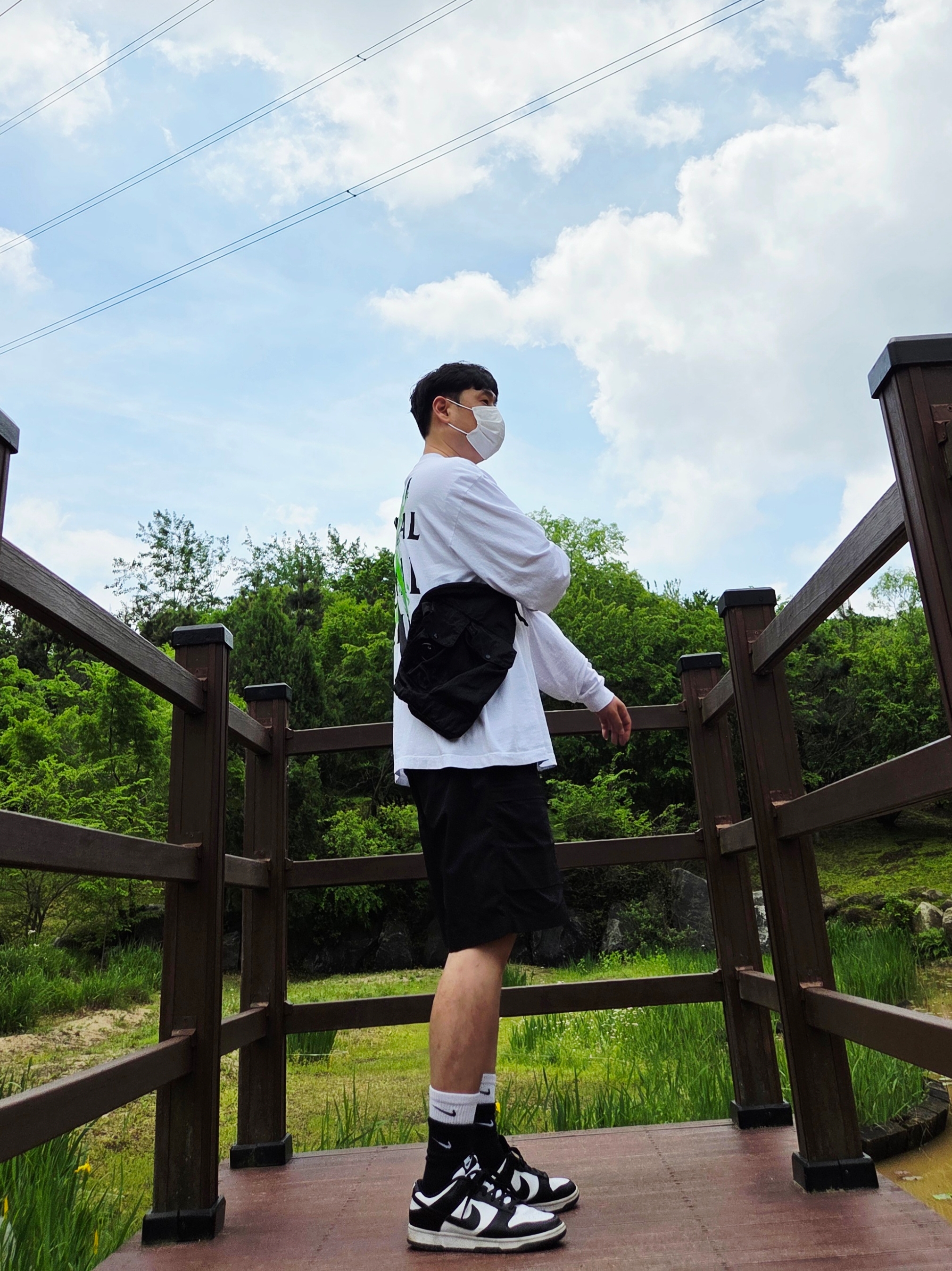 Nike Dunk Low Retro Black, Nike Everyday Plus Cushioned Training Crew Socks Black White (Korean Ver.) 착용 스타일 - 1