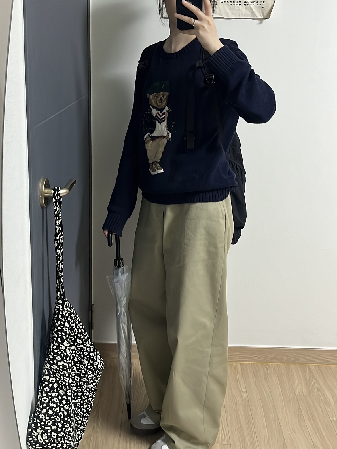 Emis 22Y Leopard Corduroy Eco Bag Black, Adidas Samba OG Cloud White 착용 스타일 - 2