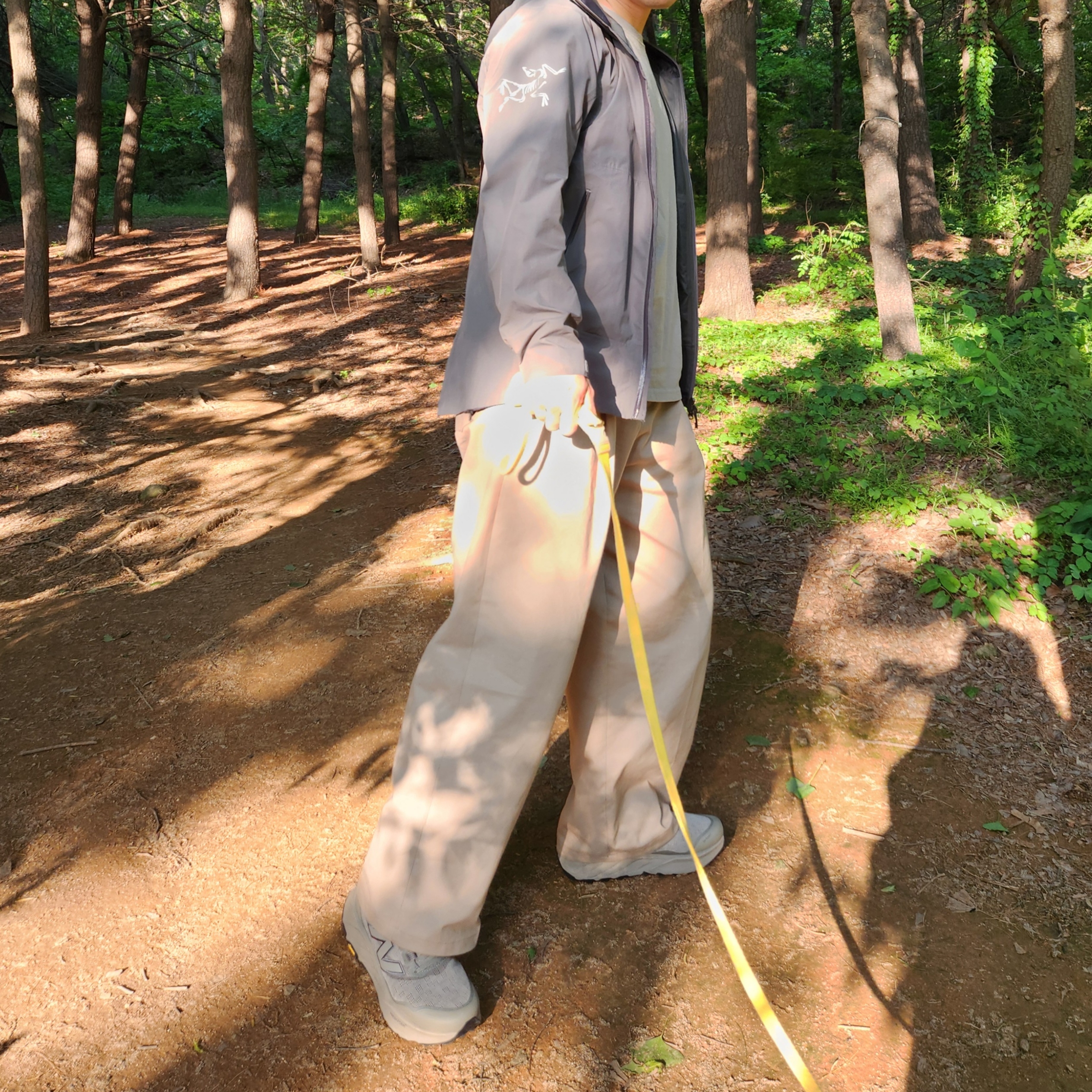 New Balance Fresh Foam X Hierro v9 Arid Stone Castlerock, Arc'teryx x Beams Zeta SL Jacket Grey 착용 스타일 - 2