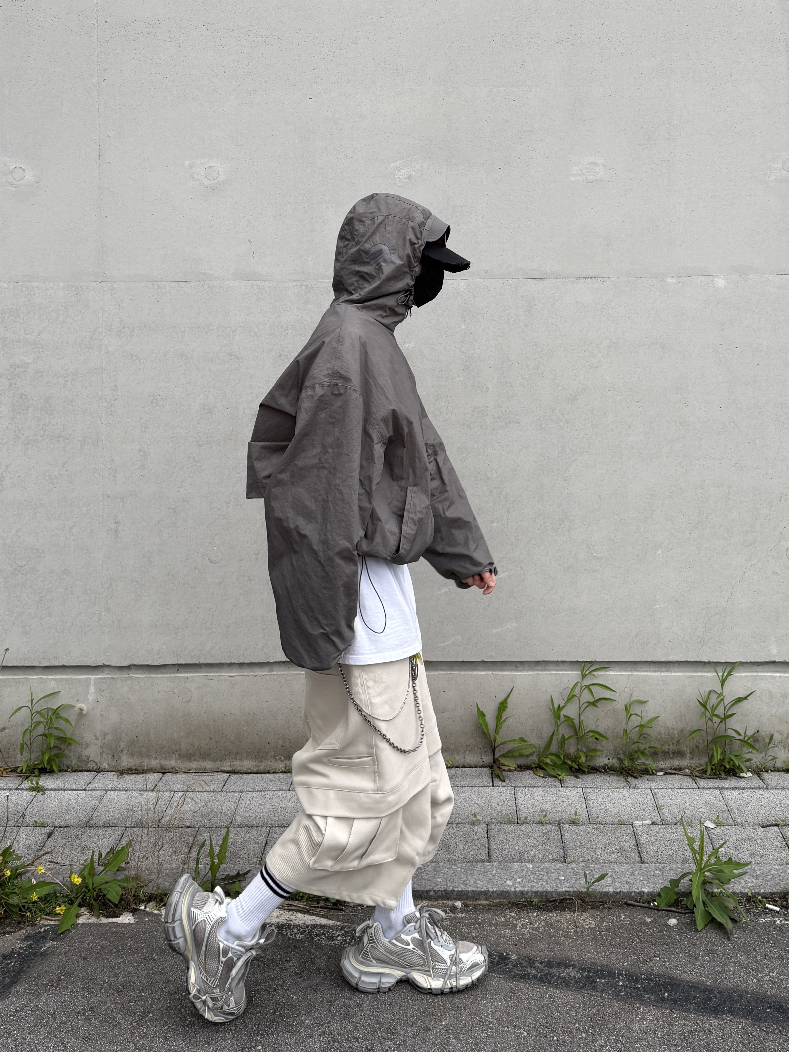 Kamien Titan Bermuda Pants Light Beige, Kamien x MJD Double Hole Belt Black Shearling Calfskin 착용 스타일 - 6
