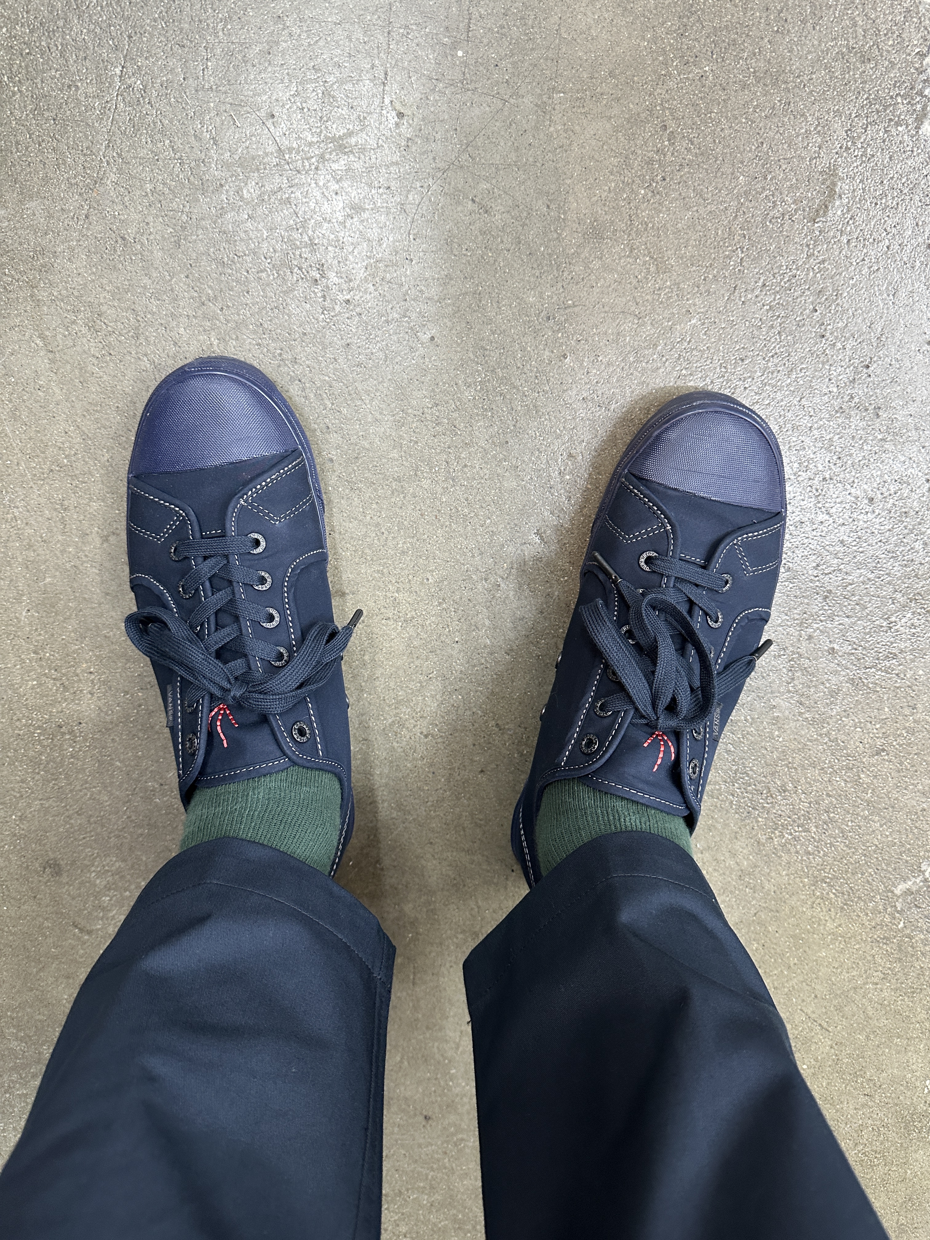 Vans Vault x Nigel Cabourn OG Style 23 LX Black Navy - END. Exclusive, Gentle Monster x Ambush Carabiner 1 01(OR) Black 착용 스타일 - 1