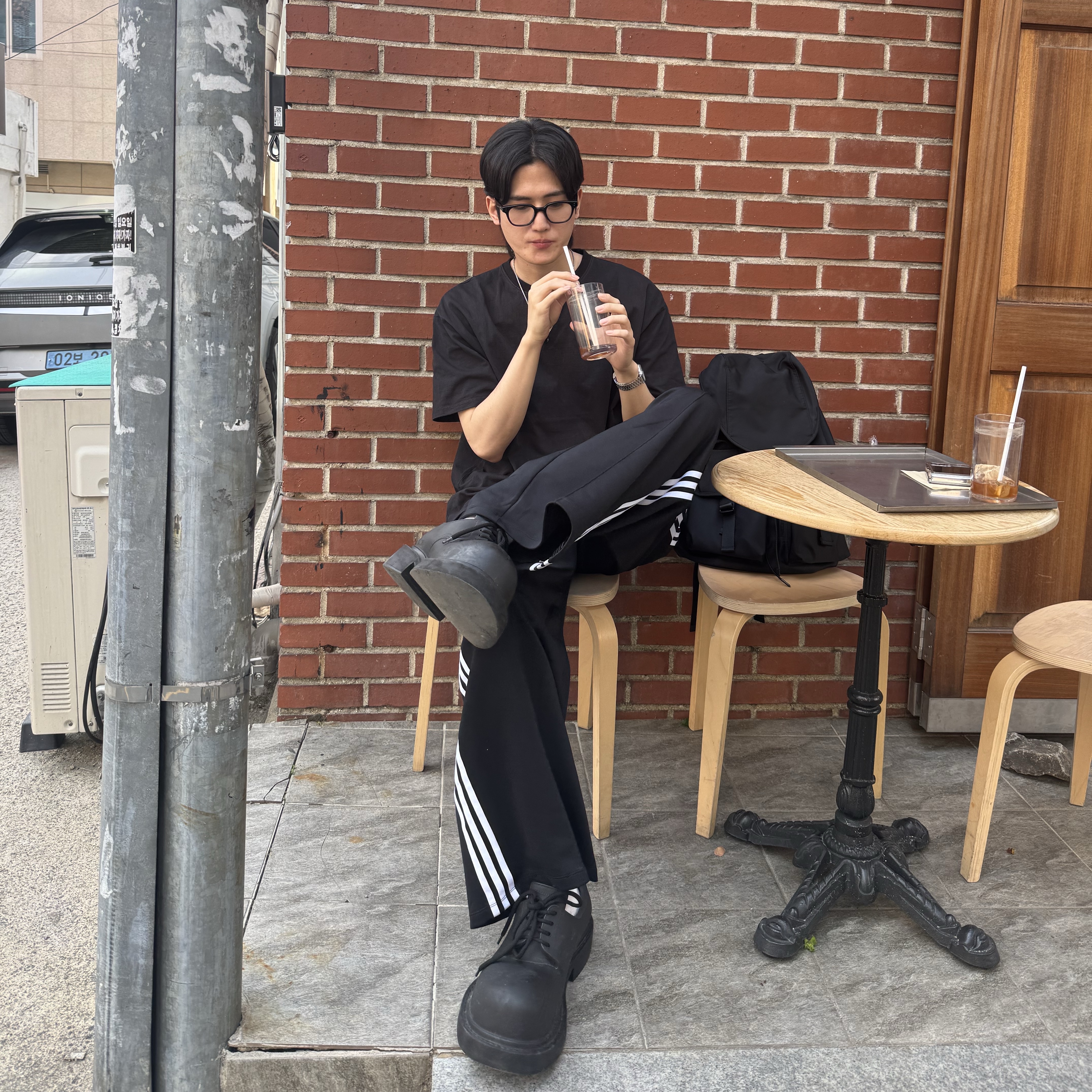 (W) Adidas Primeblue Relaxed Wide Leg Pants Black - KR Sizing, Balenciaga Steroid Derby Black 착용 스타일 - 2