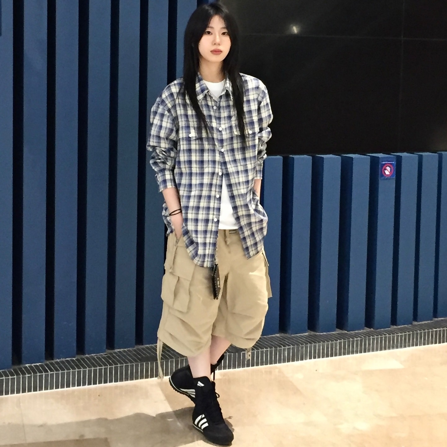 Thevinylhouse Western Cargo Shorts Beige 착용 스타일