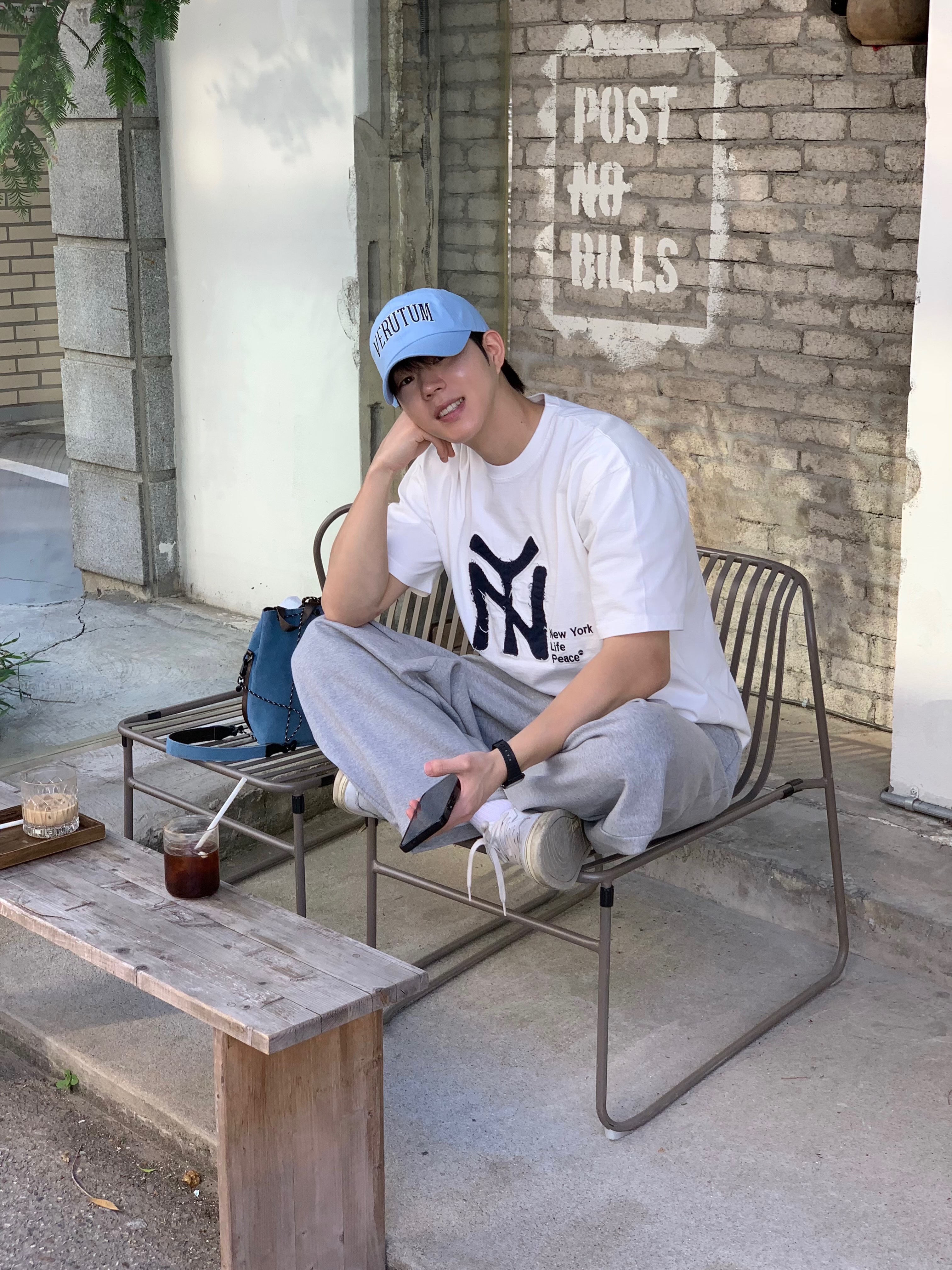 VERUTUM BC122 Big Arch Logo Ball Cap Sky Blue, Casio F-91W-1 착용 스타일 - 1