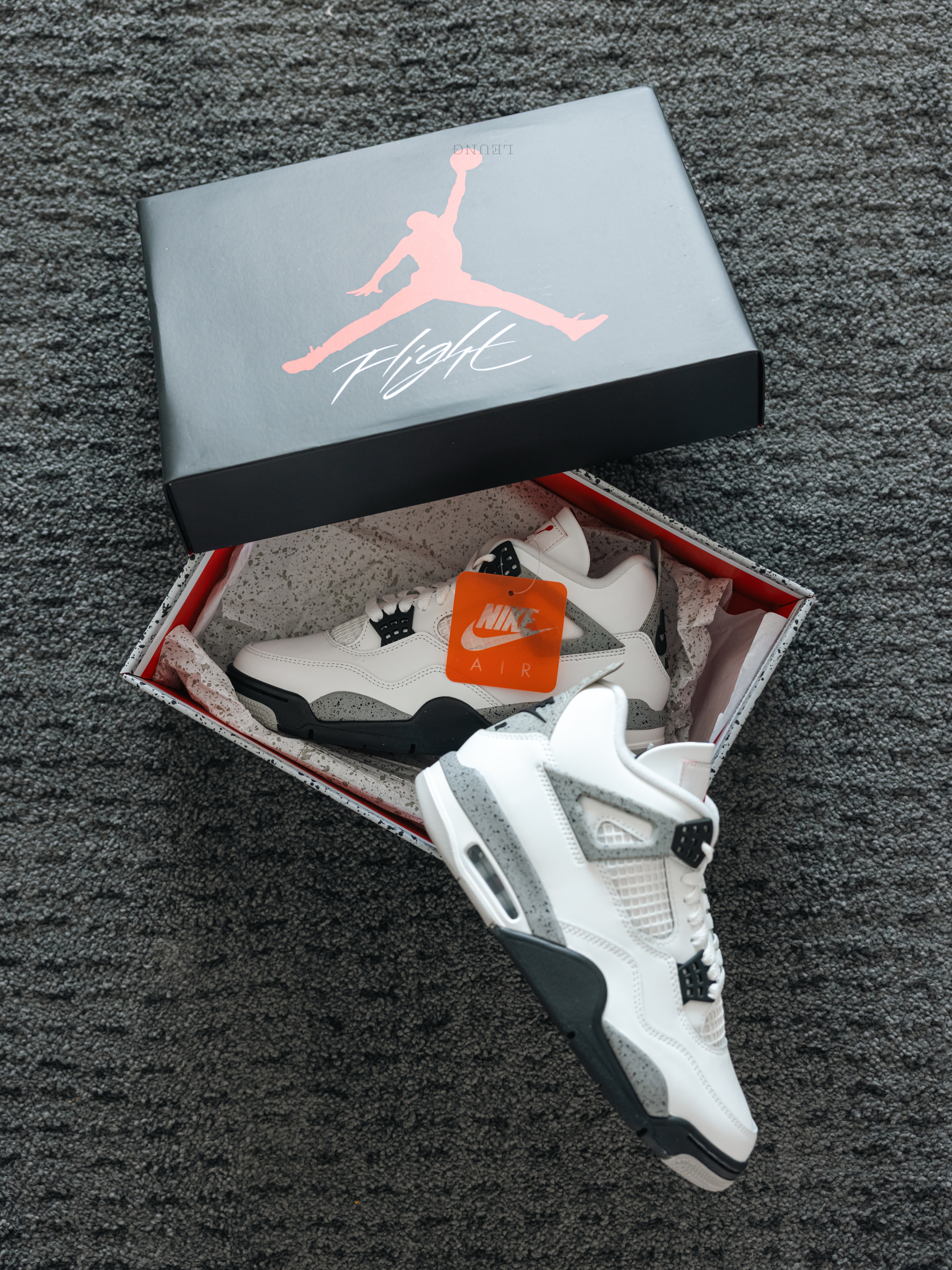 Jordan 4 Retro OG White Cement 2025 착용 스타일 - 1