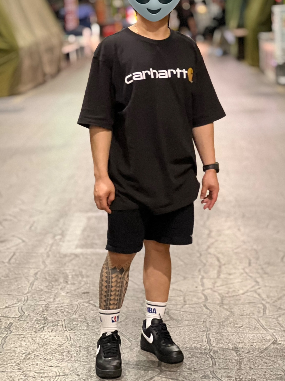 Nike Air Force 1 '07 Black White, Carhartt Loose Fit Heavyweight Regular Short Sleeve Logo Graphic T-Shirt Black 착용 스타일 - 1