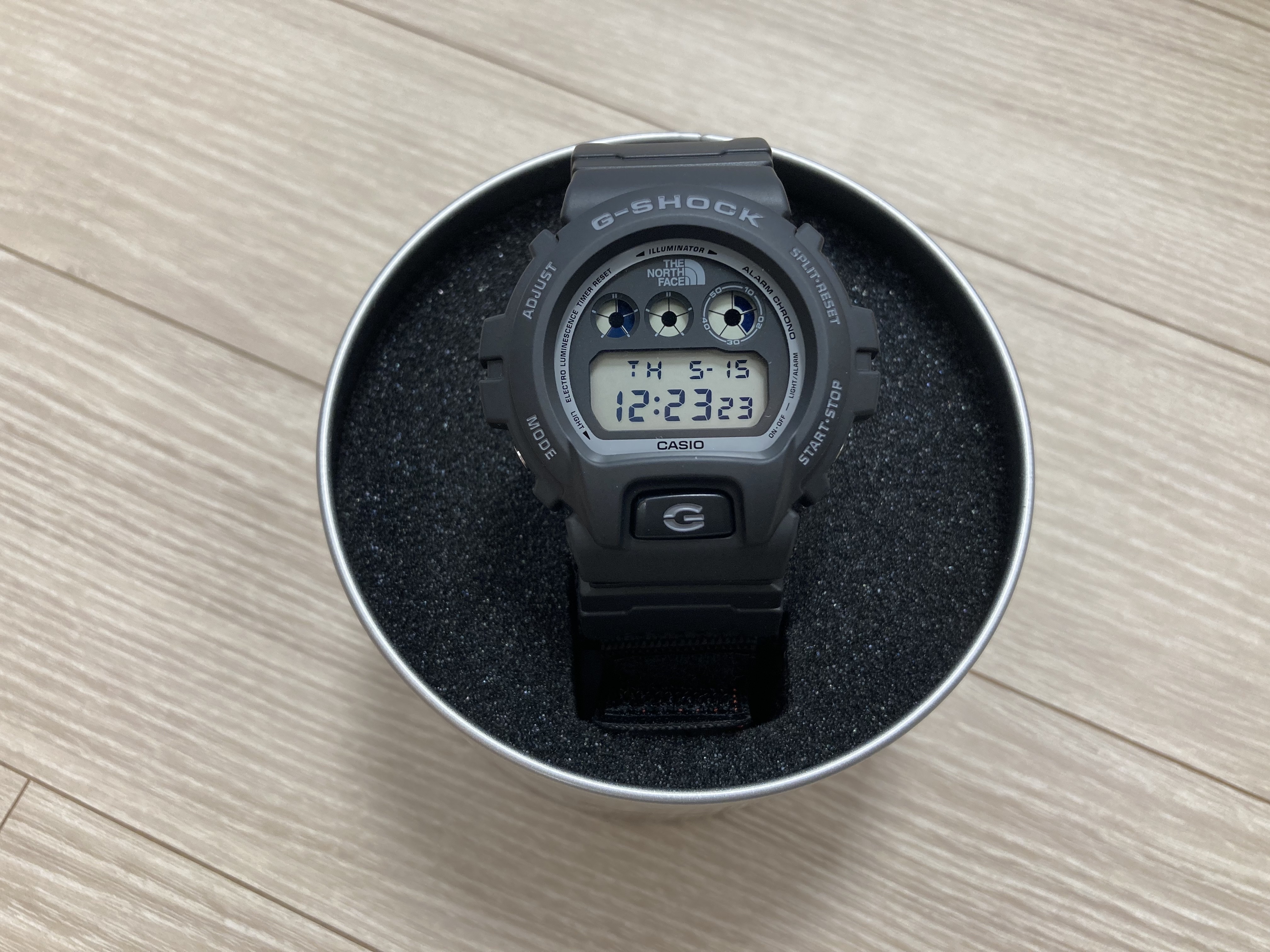 Casio G-Shock x Supreme x The North Face DW-6900 Black 착용 스타일 - 2