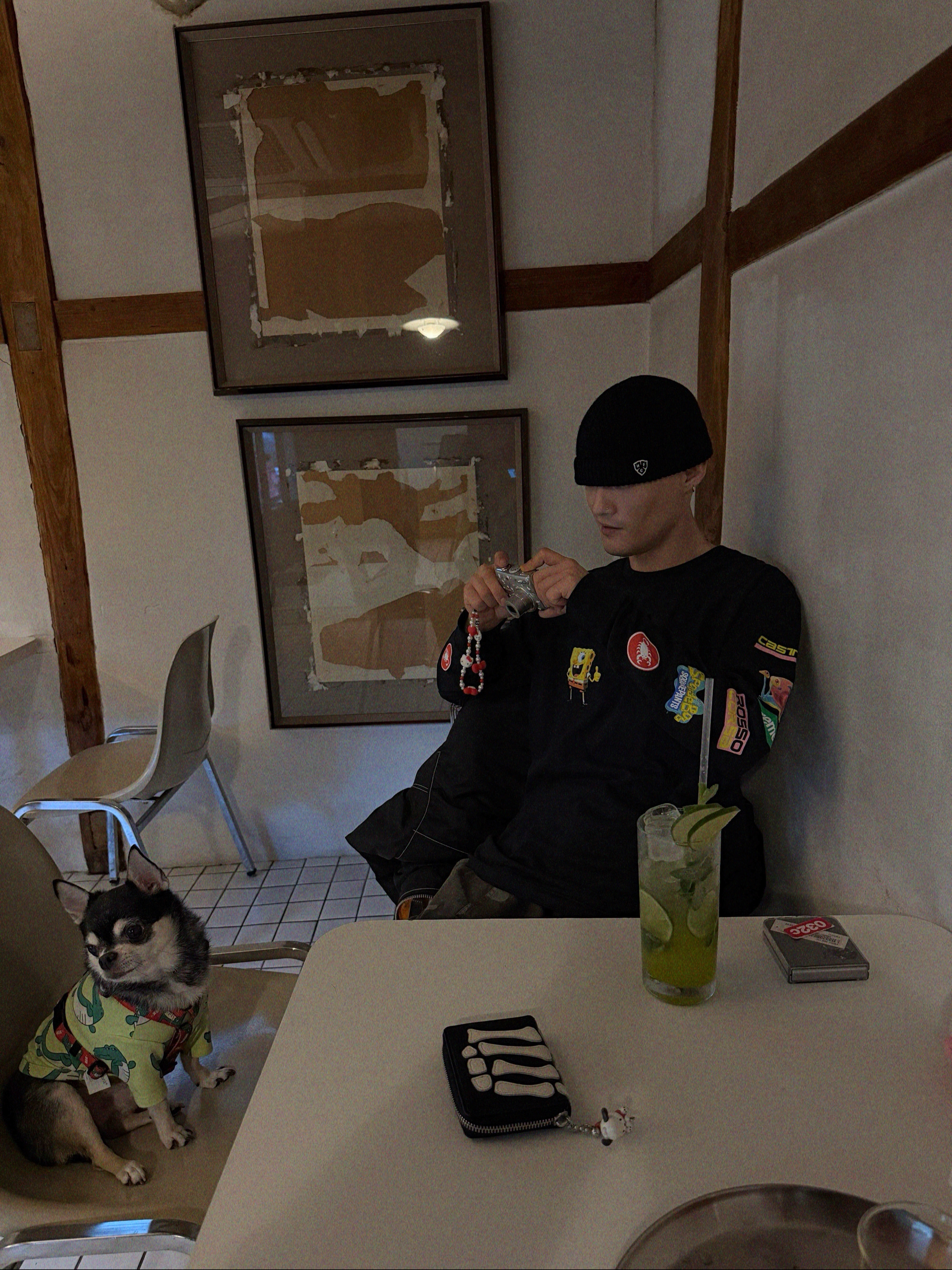 Supreme x SpongeBob SquarePants Castelli Racing L/S T-Shirt Black - 25SS, Kapital Thumbs Up Bone Hand Zip Mini Wallet Black 착용 스타일 - 1