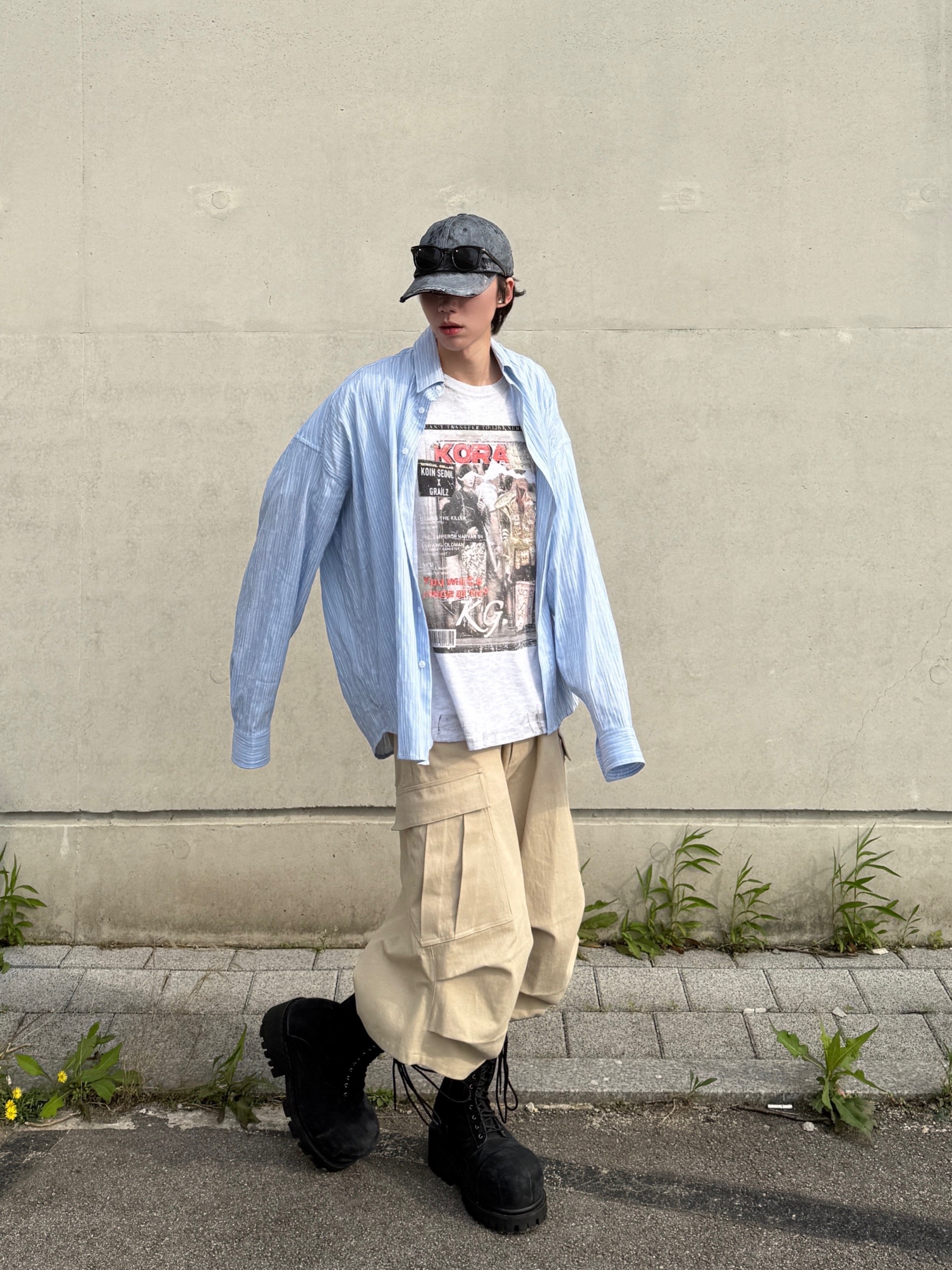 Balenciaga Stomper Bootie Black, GRAILZ x KOIN SEOUL Magazine T-Shirts Melange Grey 착용 스타일 - 5