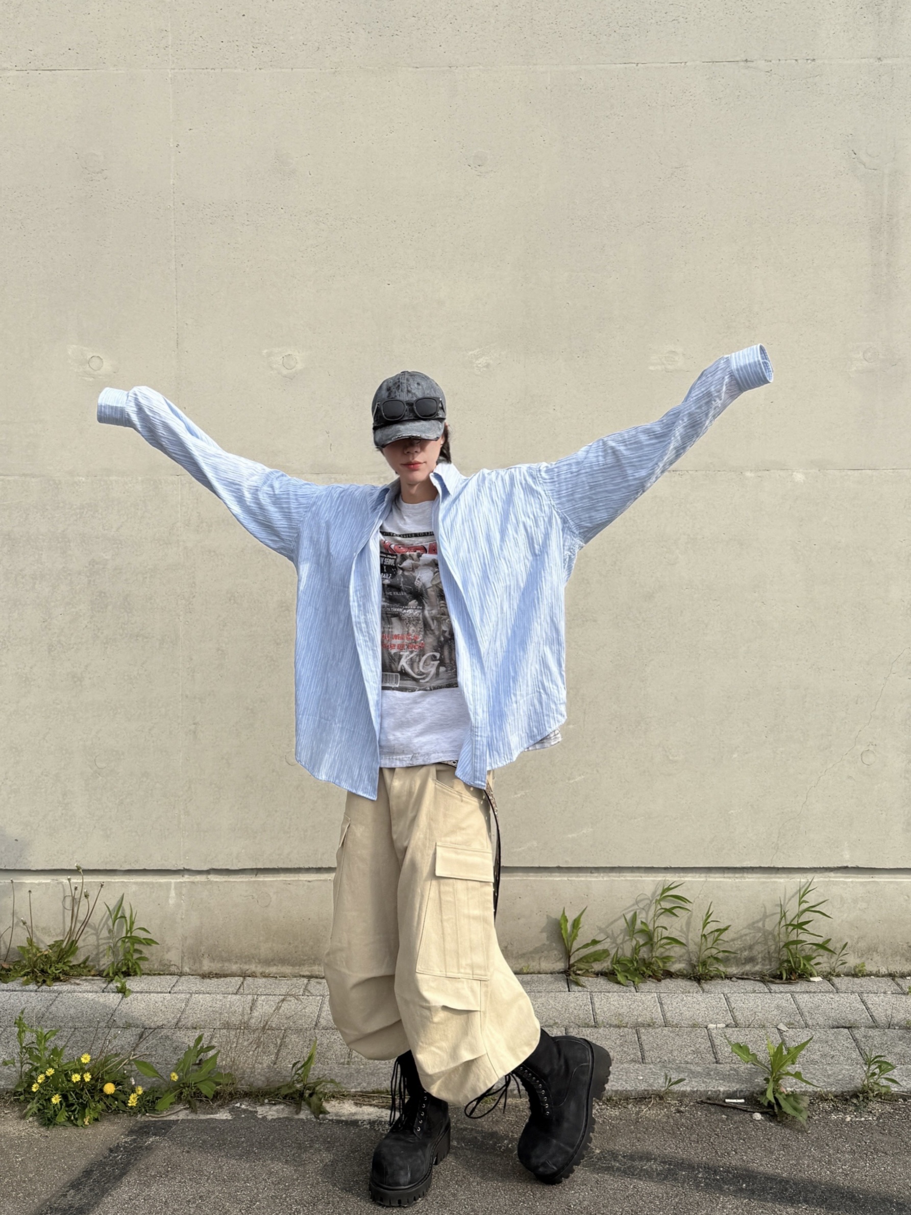 Balenciaga Stomper Bootie Black, GRAILZ x KOIN SEOUL Magazine T-Shirts Melange Grey 착용 스타일 - 2