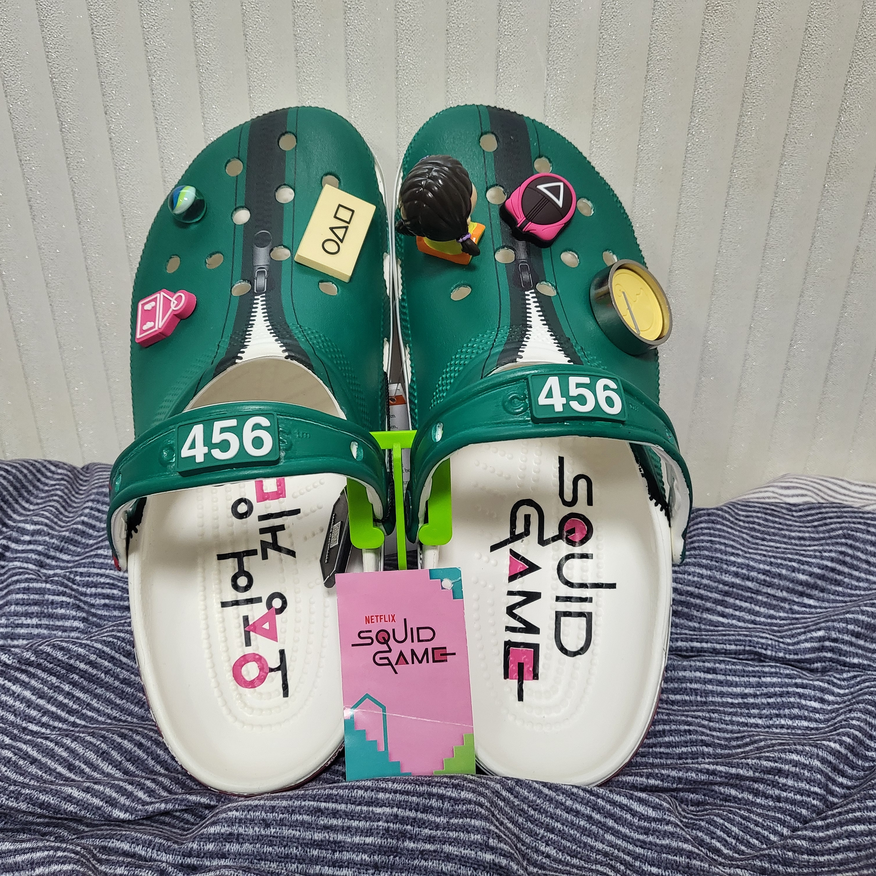 Crocs x Squid Game Classic Clog Multi 착용 스타일