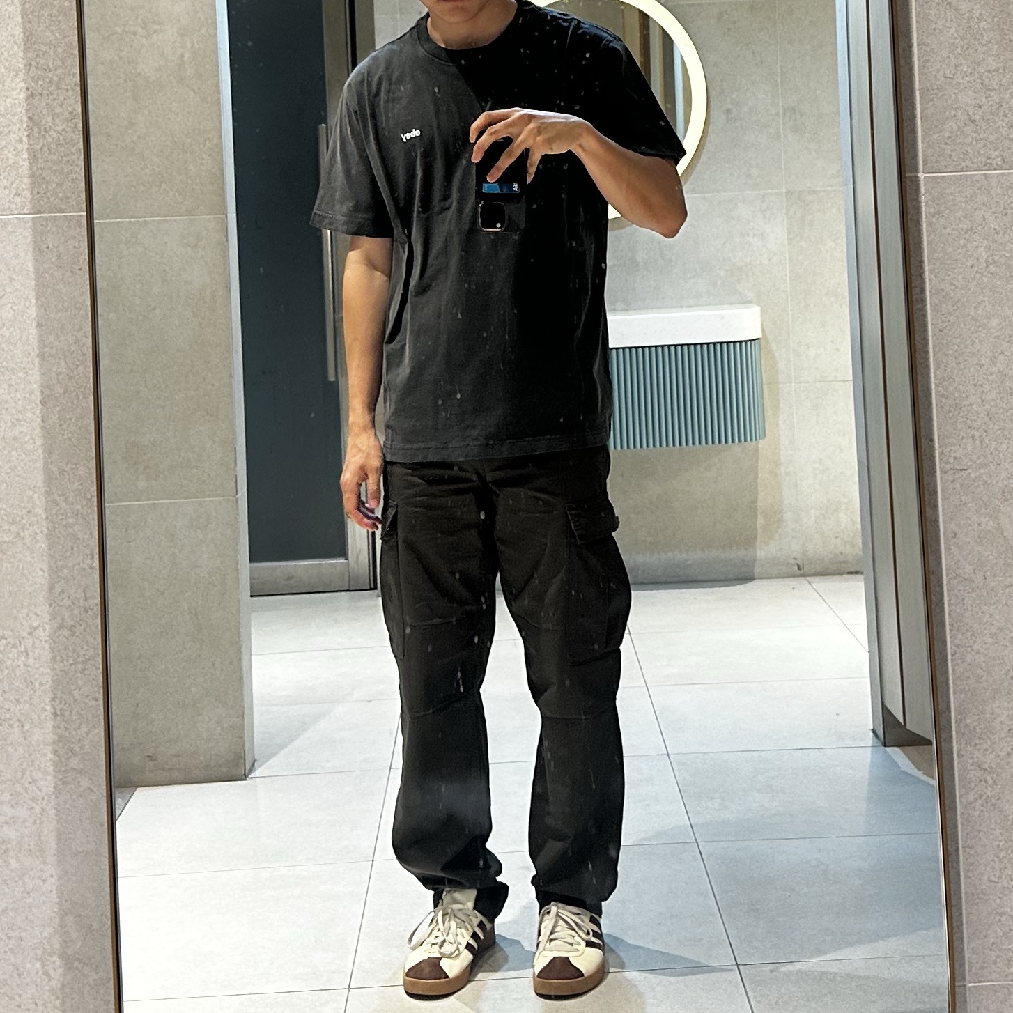 Carhartt WIP Columbia Ripstop Regular Cargo Pants Cypress, Adidas VL Court 2.0 Cream Brown 착용 스타일