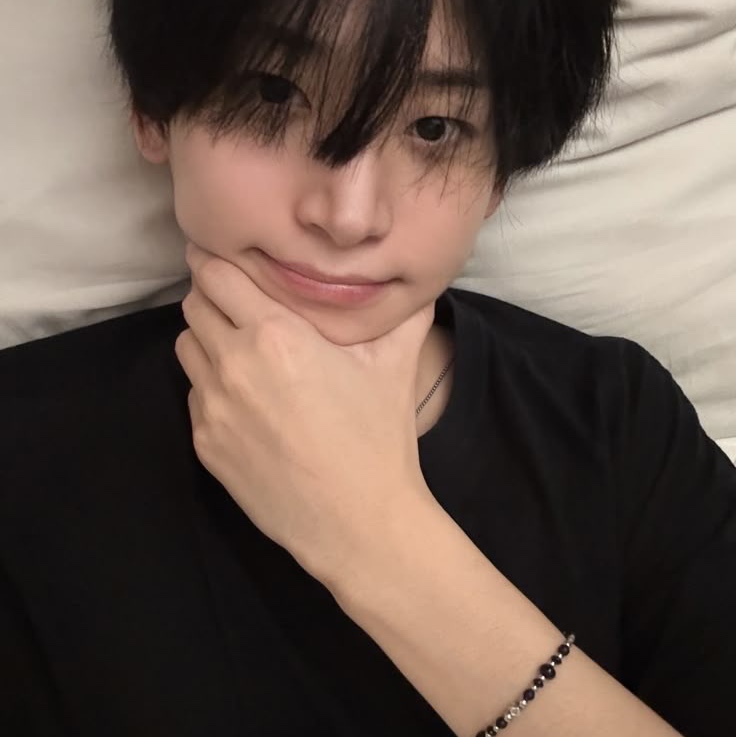 Scudo Garden Karen Beads Bracelet Black 착용 스타일