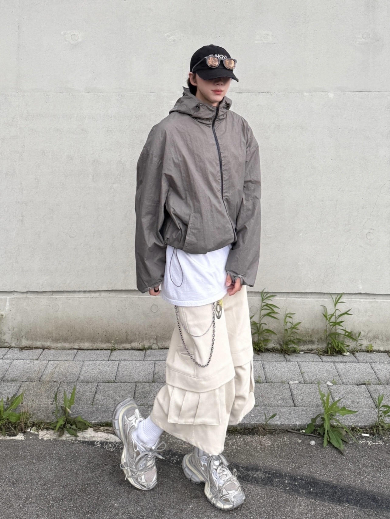 Kamien Titan Bermuda Pants Light Beige, Kamien x MJD Double Hole Belt Black Shearling Calfskin 착용 스타일 - 3