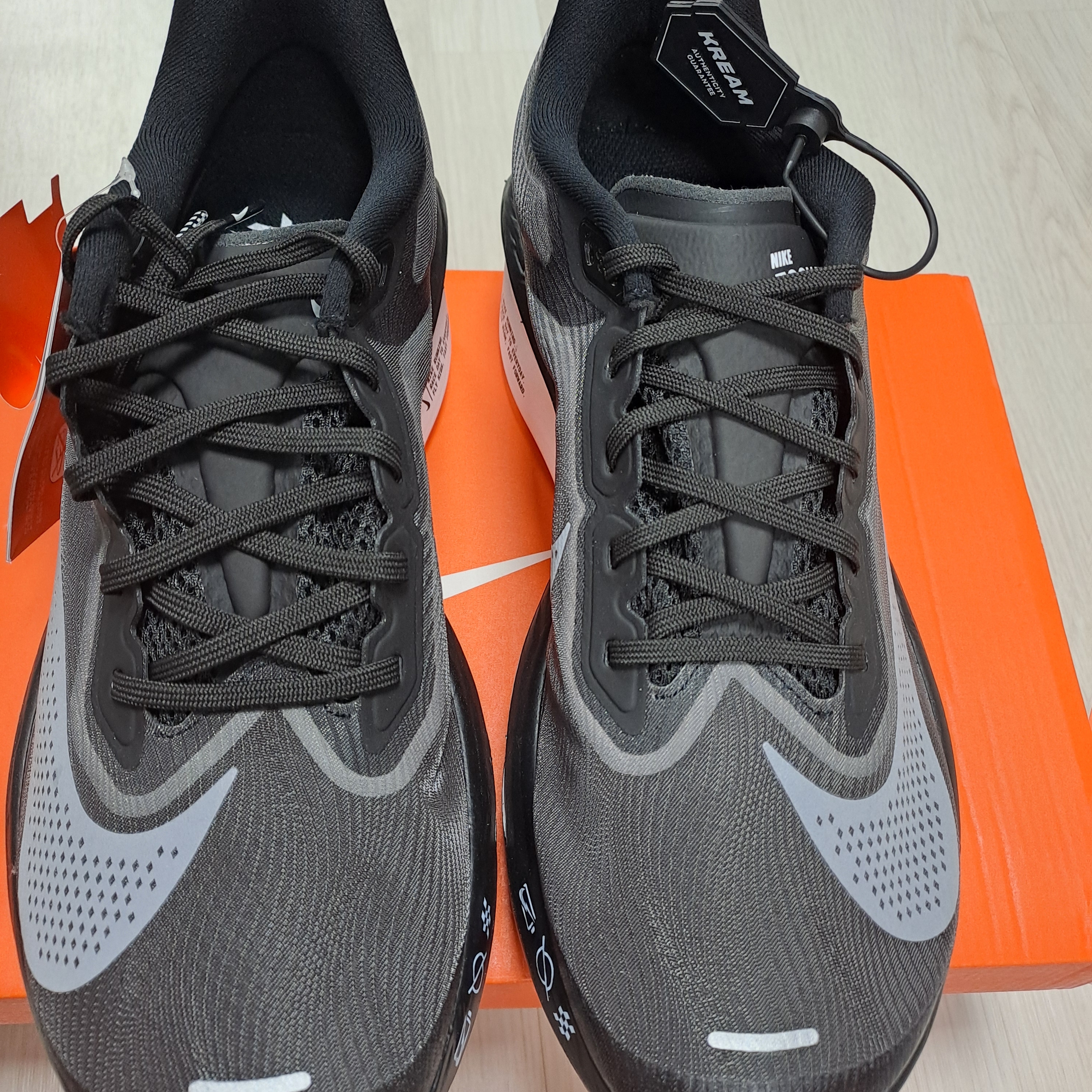 Nike Zoom Fly 6 Black Light Smoke Grey 착용 스타일