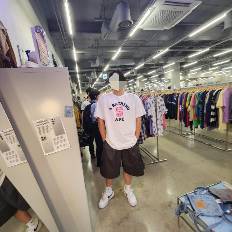 BAPE ABC Camo College T-Shirt White Pink, Nike Air Force 1 '07 White Black 착용 스타일