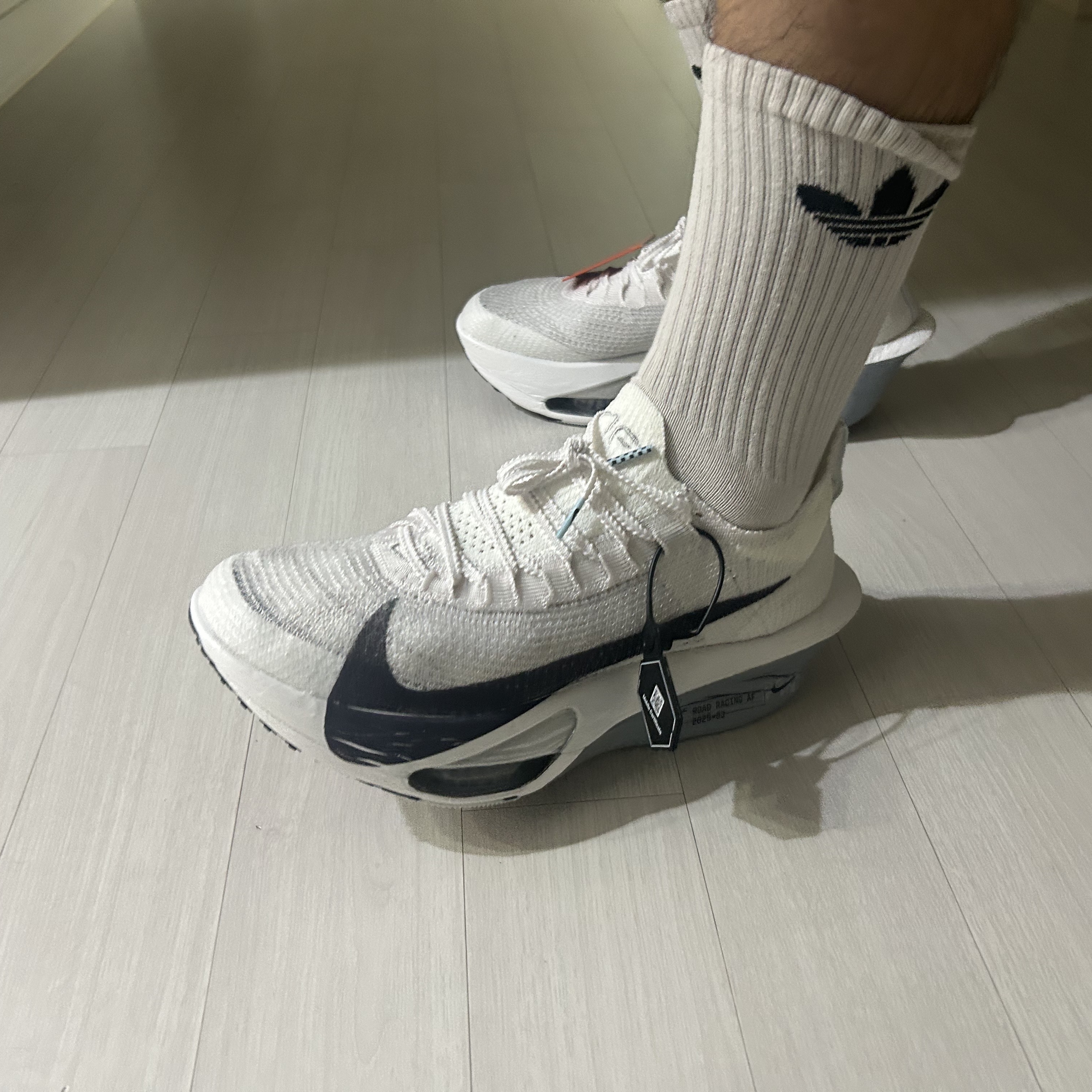 Nike Air Zoom Alphafly Next% 3 White Pure Platinum 착용 스타일 - 3