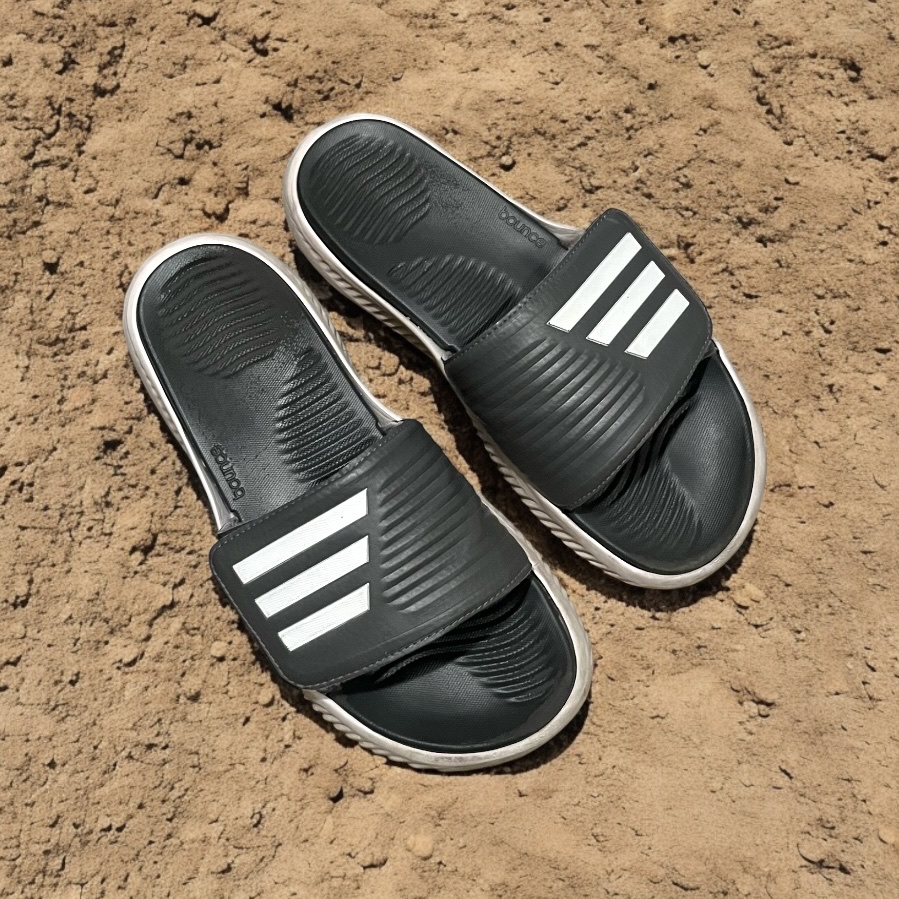 Adidas Alphabounce Slide Core Black Cloud White 착용 스타일