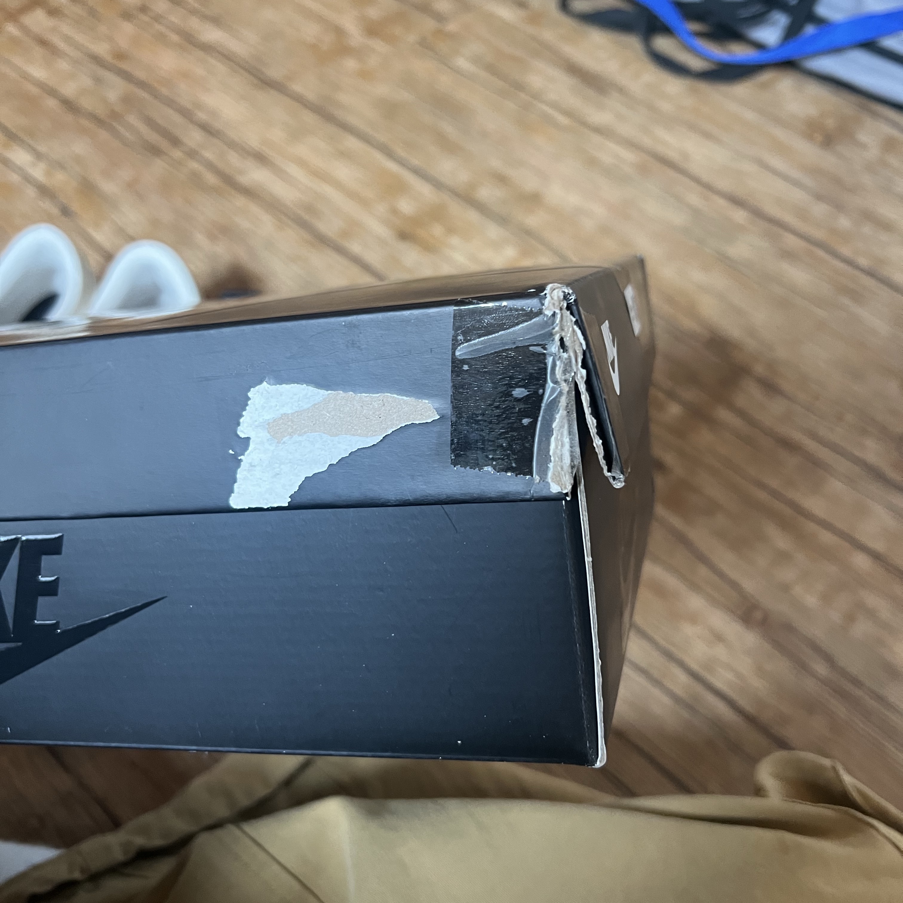 Nike Total 90 III SP Light Orewood Brown Black 착용 스타일 - 1
