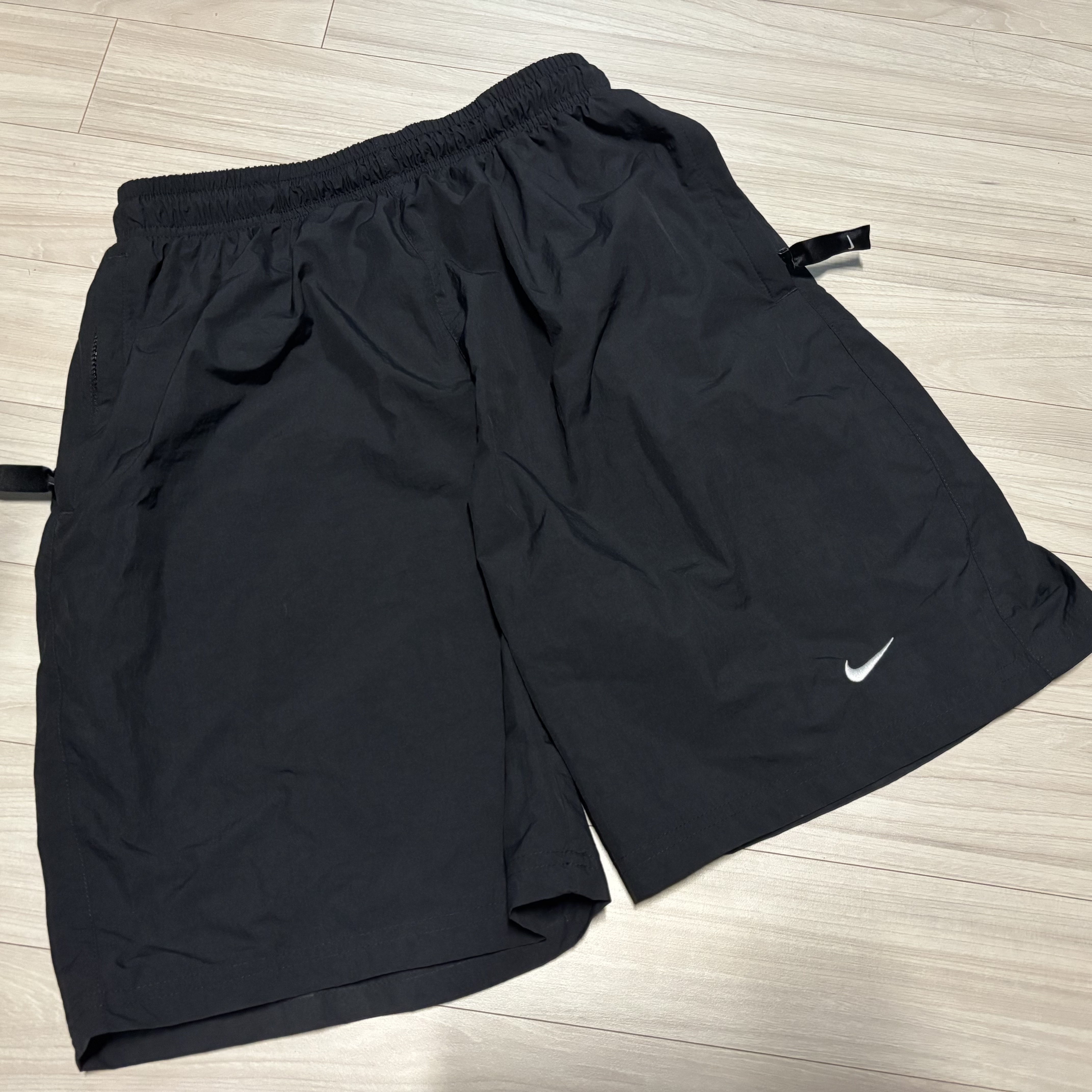 Nike Solo Swoosh Woven Shorts Black - Asia 착용 스타일