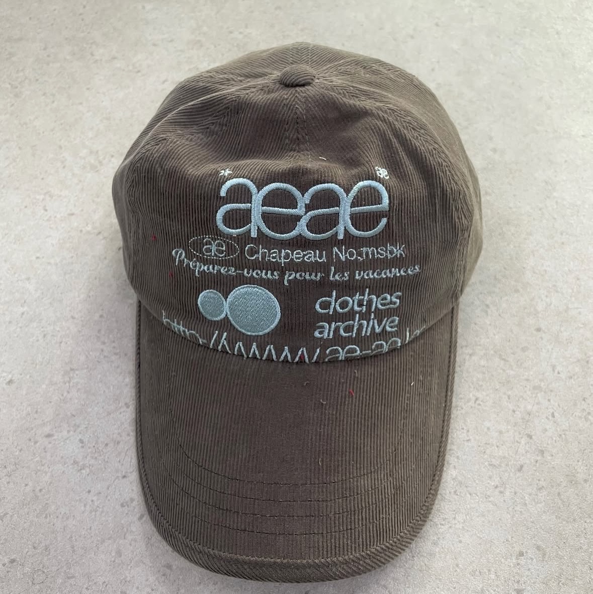 Aeae Web Logo Corduroy Cap Brown 착용 스타일