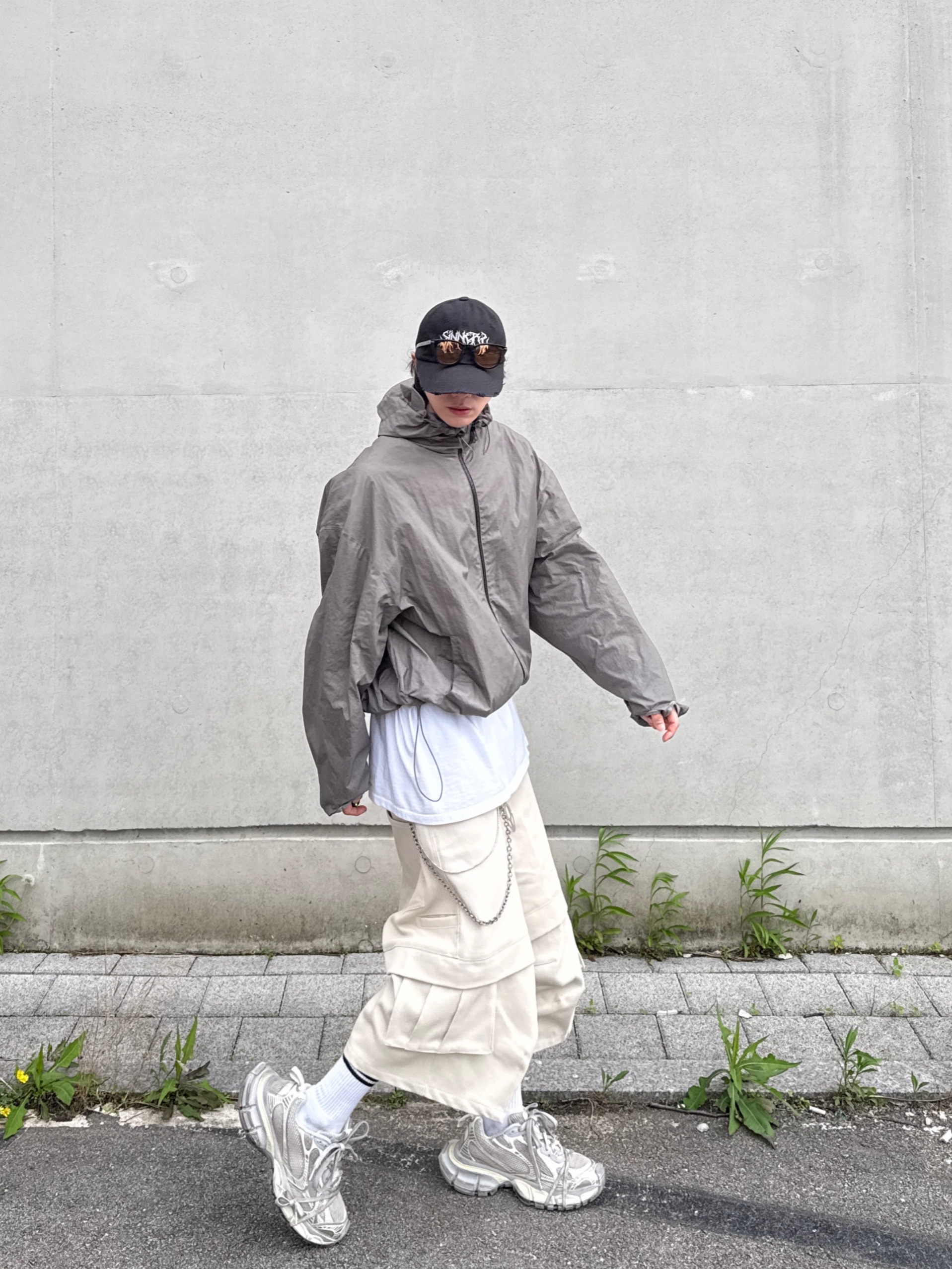 Kamien Titan Bermuda Pants Light Beige, Kamien x MJD Double Hole Belt Black Shearling Calfskin 착용 스타일 - 5