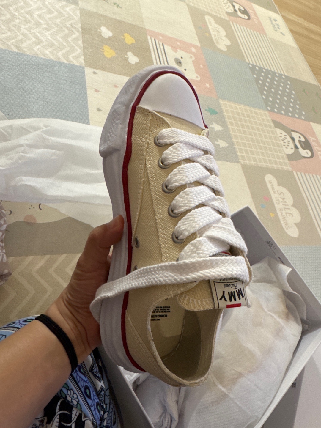Maison Mihara Yasuhiro Peterson OG Sole Canvas Low-top Sneakers Natural 착용 스타일 - 1