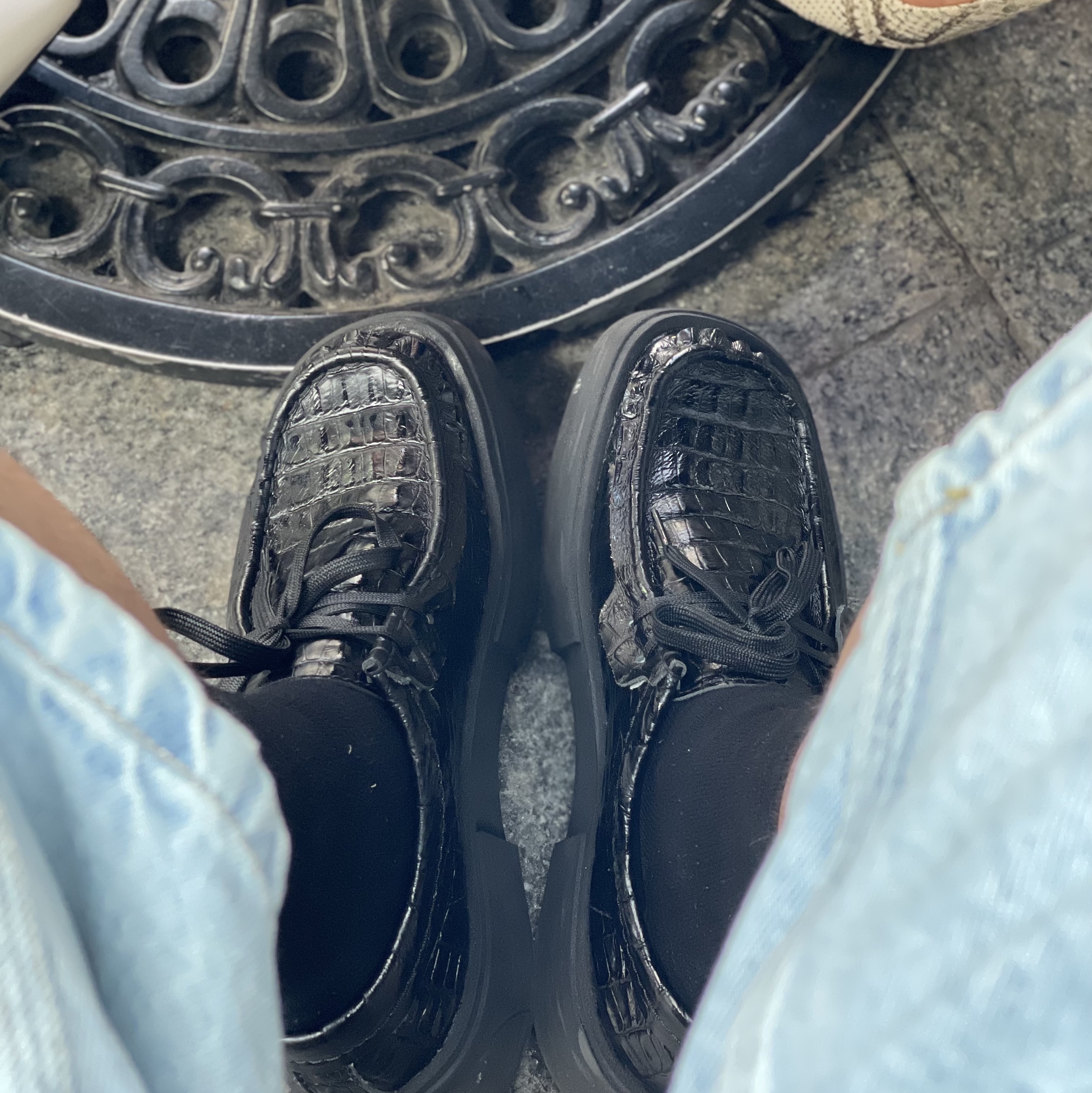 (W) Clarks x Martine Rose Torview Black Leather 착용 스타일
